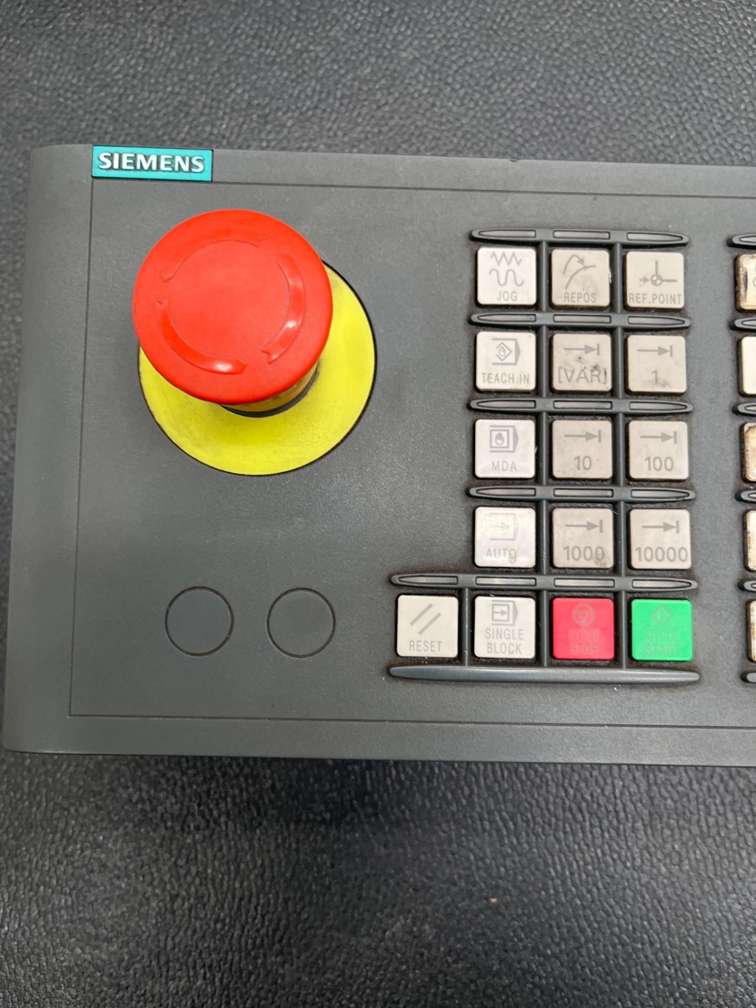 SIEMENS 6FC5203‑0AF22‑0AA2 SINUMERIK KEY MPI USED 1