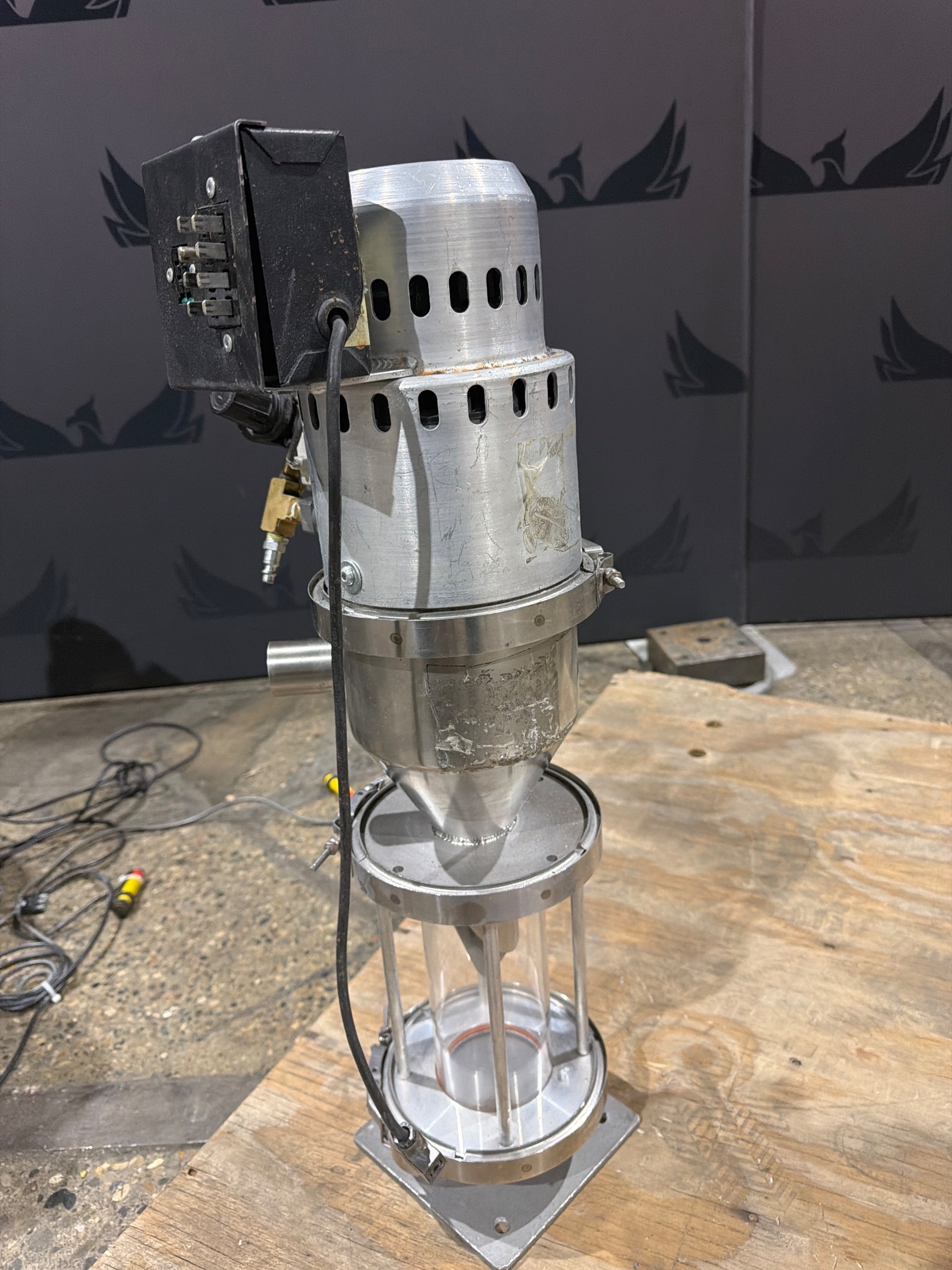 NOVATEC VL-5-MM Vacuum Loader w/ Glass Hopper USED 3
