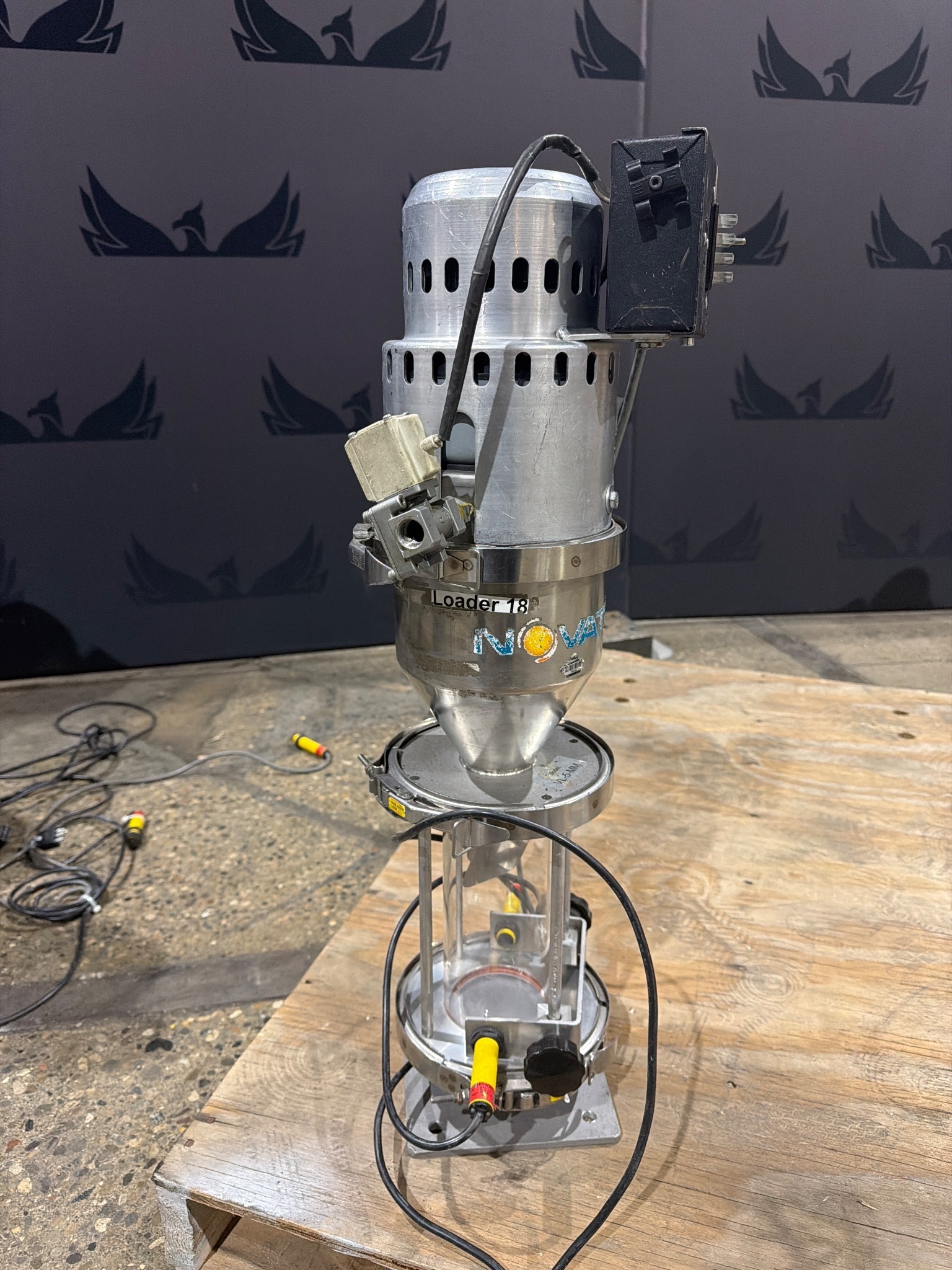 NOVATEC VL-5-MM Vacuum Loader w/ Glass Hopper USED 0