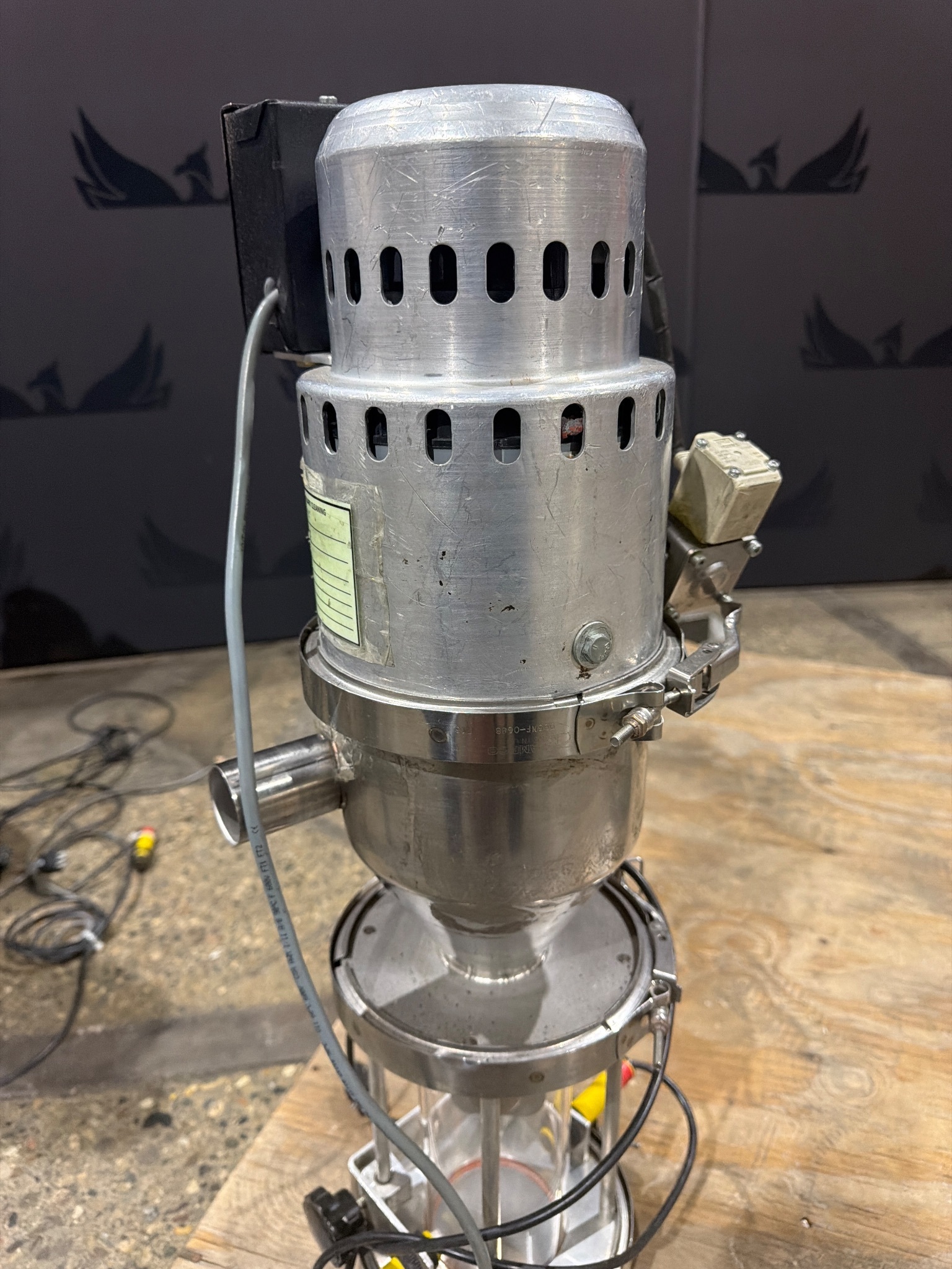 NOVATEC VL-5-MM Vacuum Loader w/ Glass Hopper USED 3