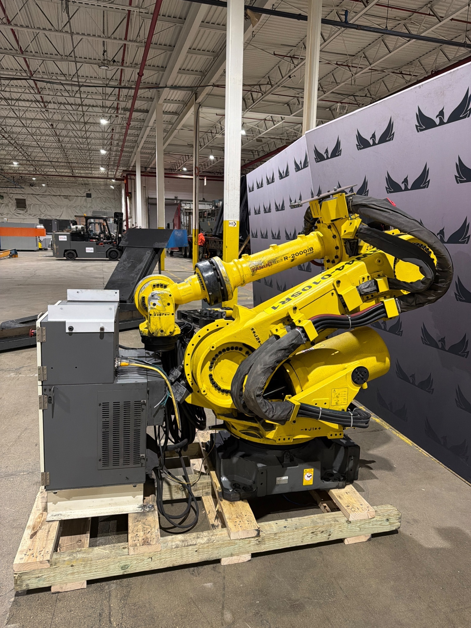 FANUC R-2000iB/210F Complete w/ R-30iB Controls USED 3
