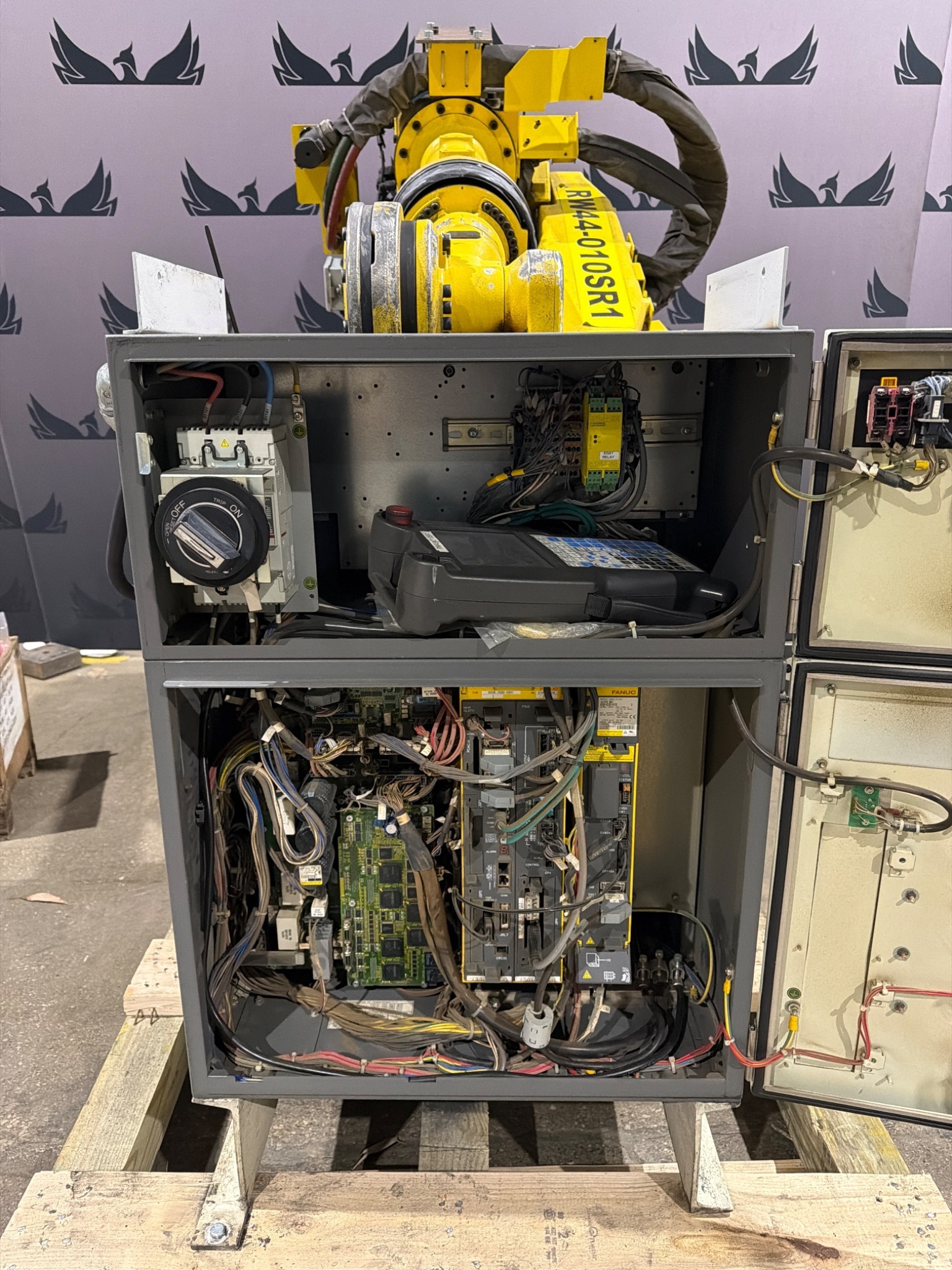 FANUC R-2000iB/210F Complete w/ R-30iB Controls USED 10