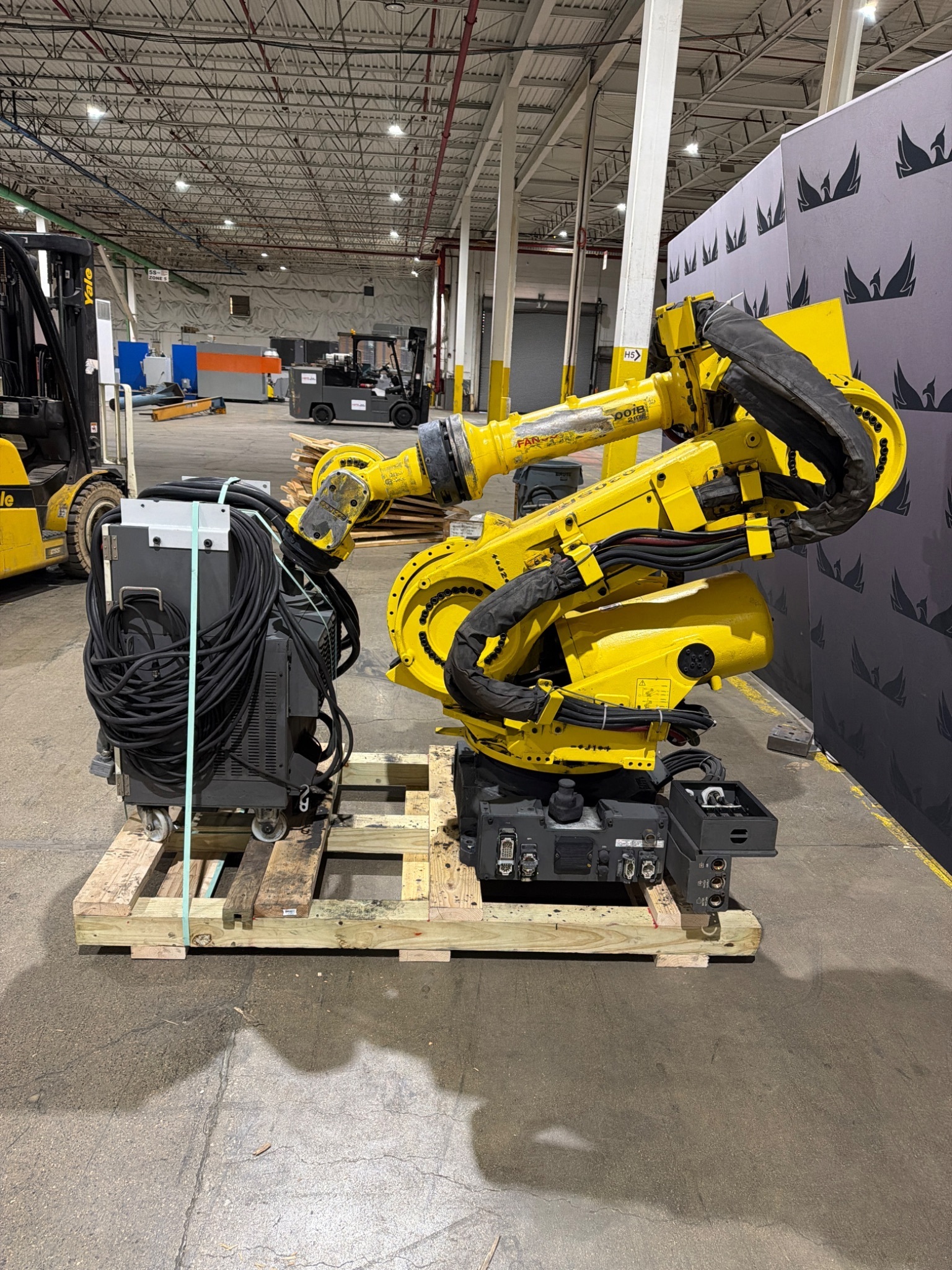 FANUC R-2000iB/210F Complete w/ R-30iB Controls USED 4