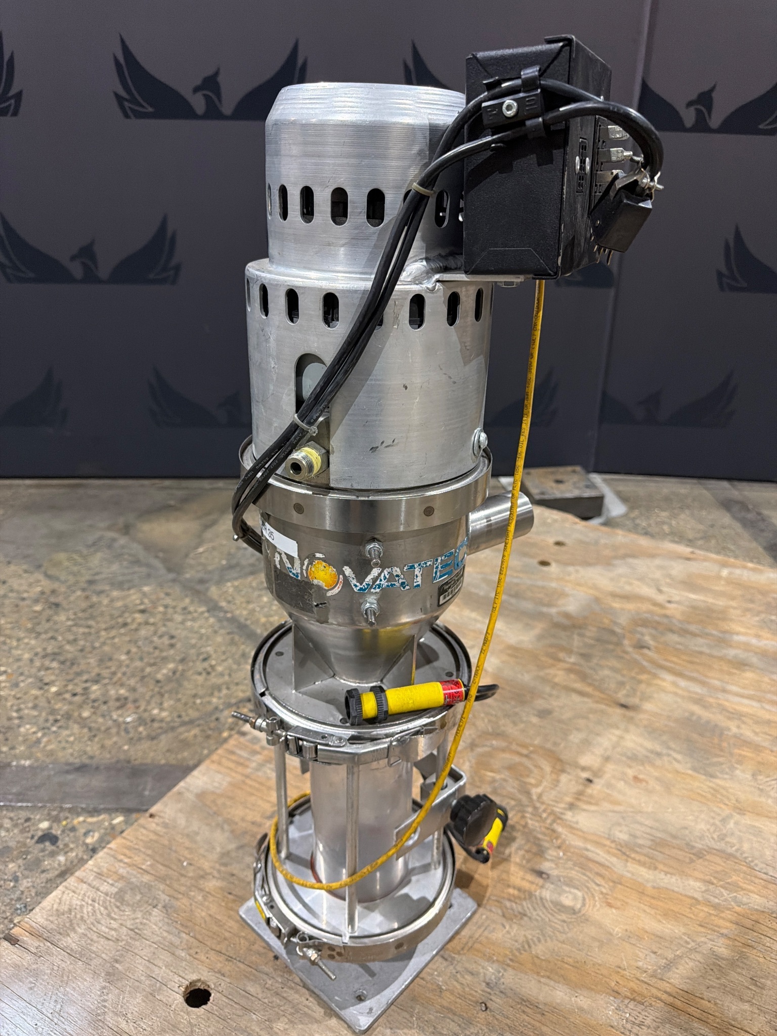 NOVATEC VL-5-MM Vacuum Loader w/ Glass Hopper USED 0