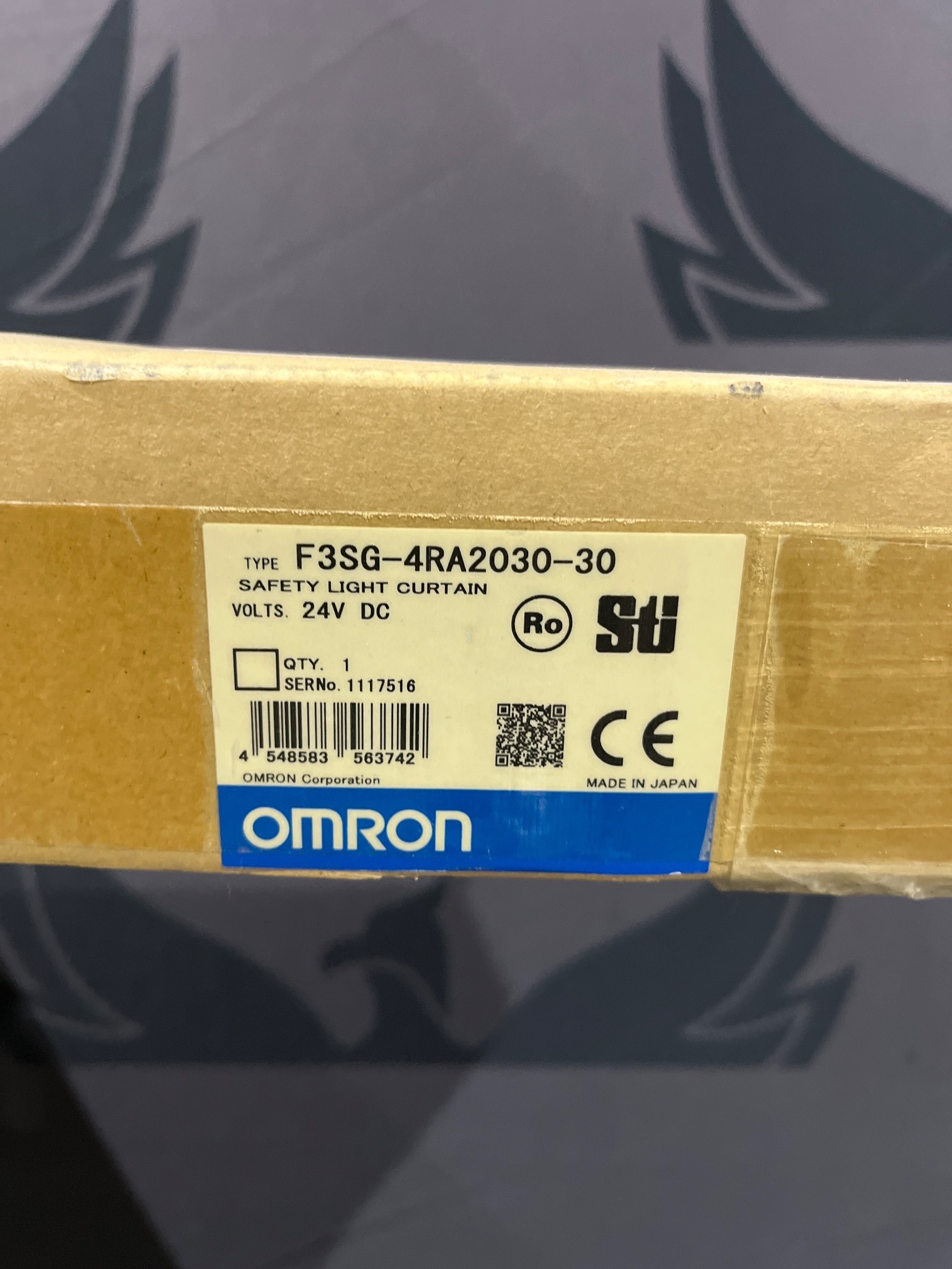 OMRON F3SG-4RA2030-30 SAFETY LIGHT CURTAIN NEW 1