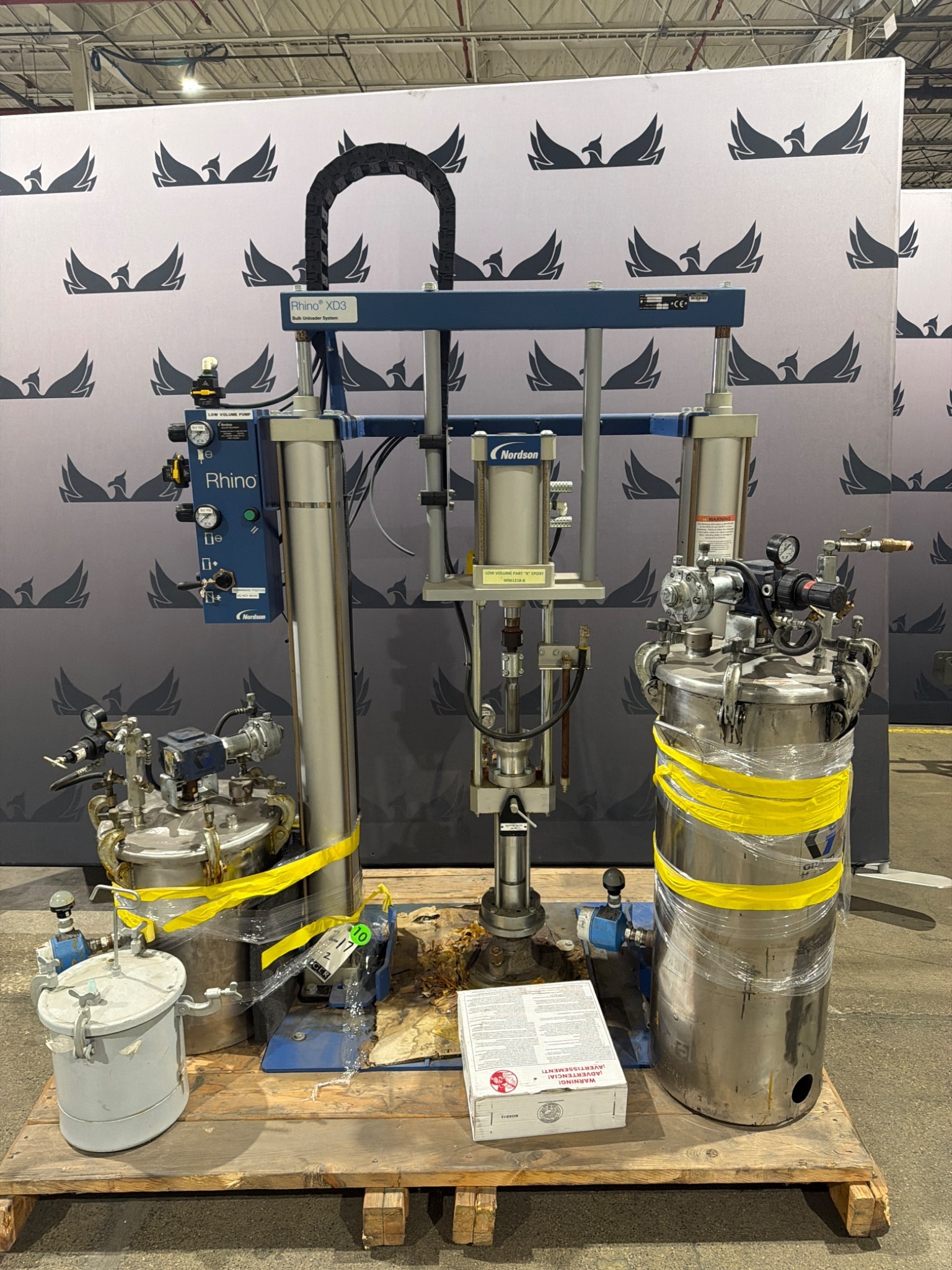 NORDSON RHINO XD3 BULK UNLOADER LOW VOLUME PUMP SYSTEM USED 1