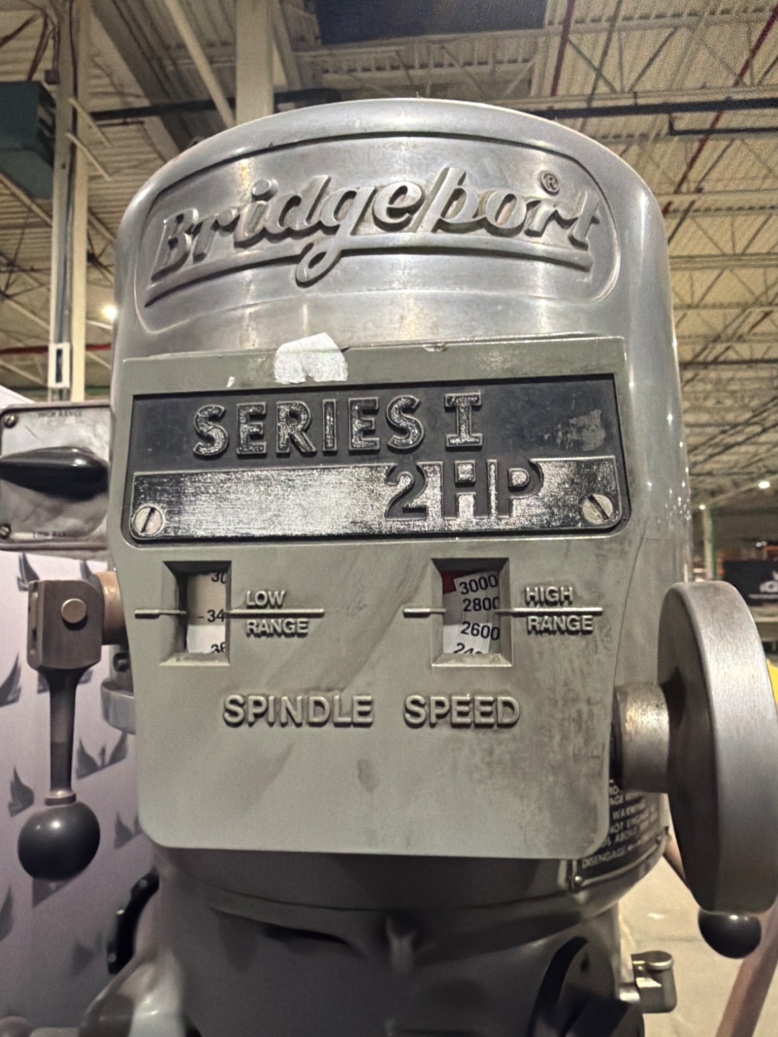 BRIDGEPORT SERIES I 2 HP VERTICAL MILLING MACHINE USED 7