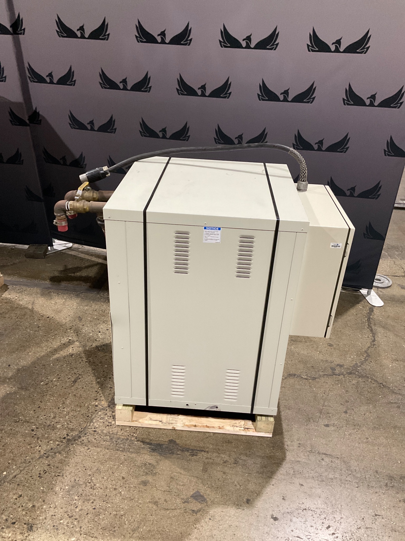 THERMAL CARE SQW0504 INDUSTRIAL PROCESS CHILLER USED 8