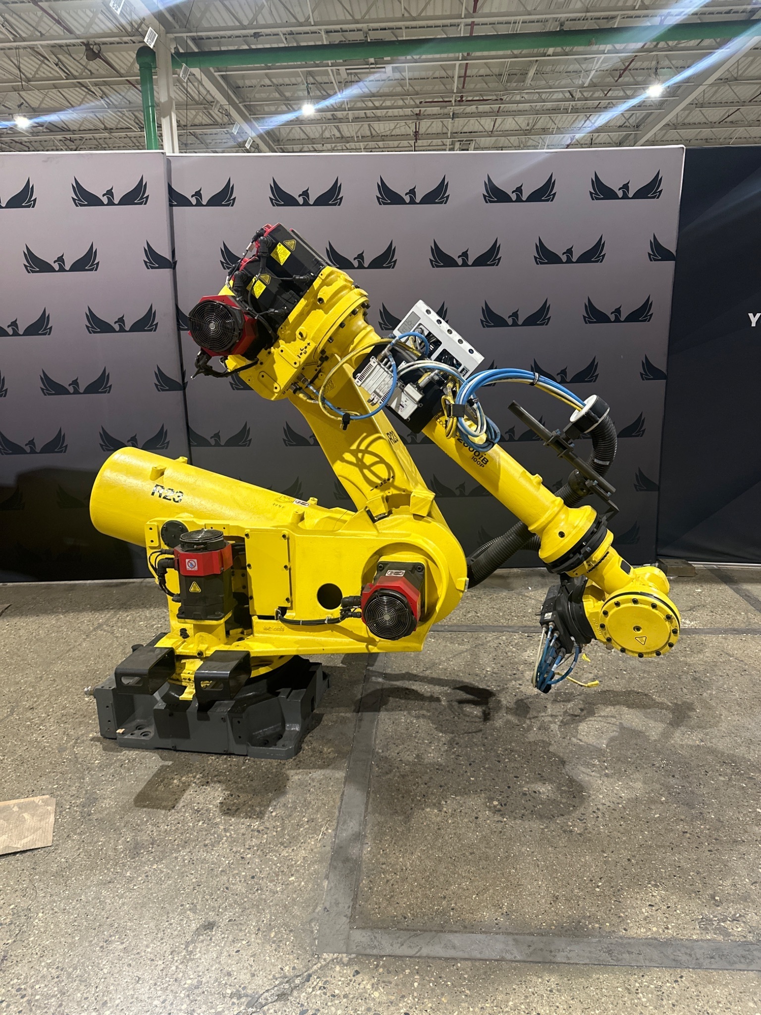 FANUC R-2000iB/100P Industrial Robot Arm USED 0