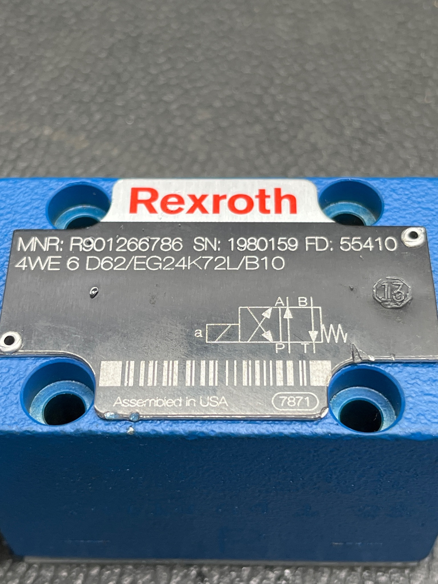 REXROTH R901266786 Hydraulic Directional Control Valve USED 4