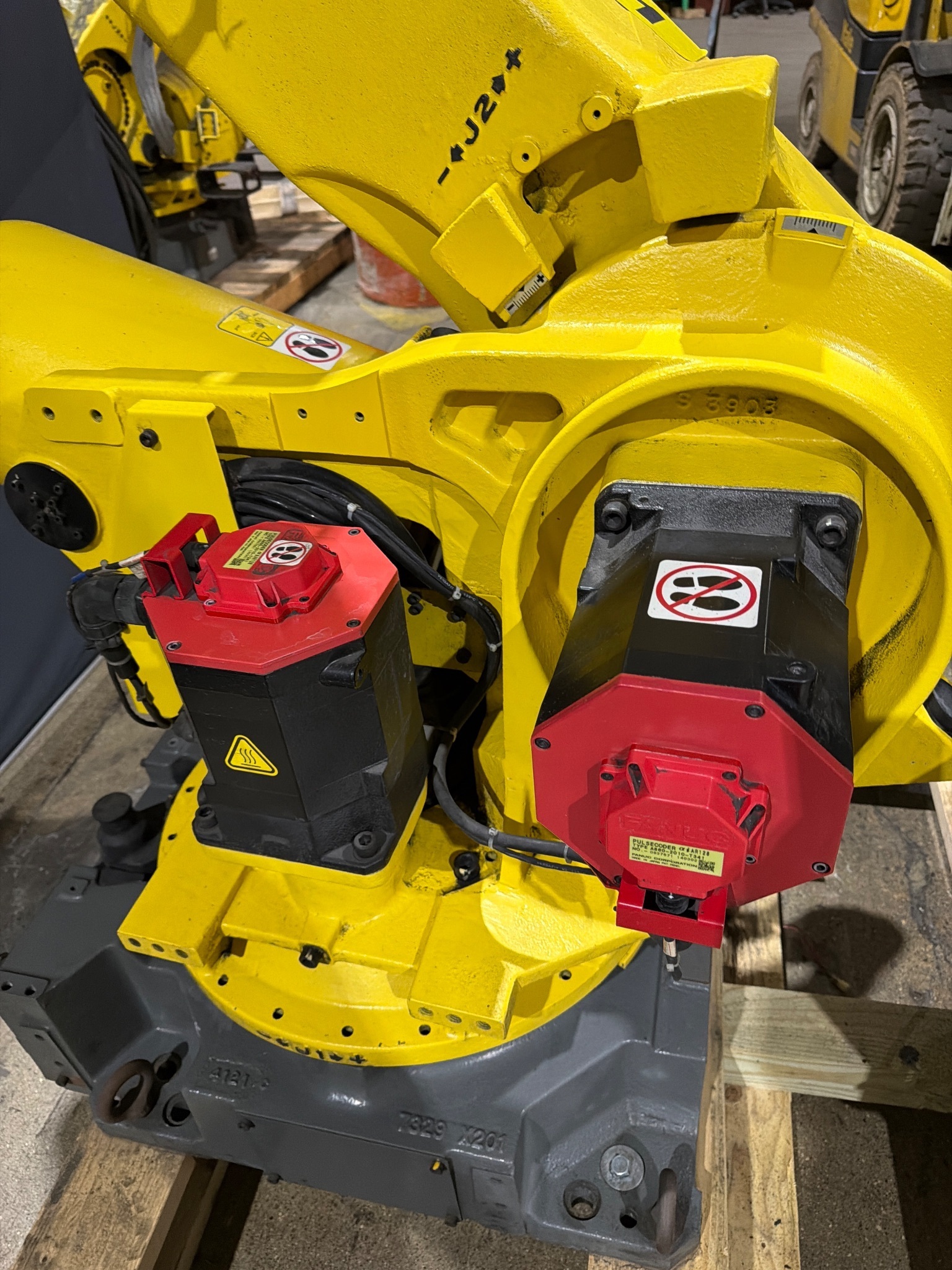 FANUC R-2000iB/210F Complete w/ R-30iB Controls USED 4