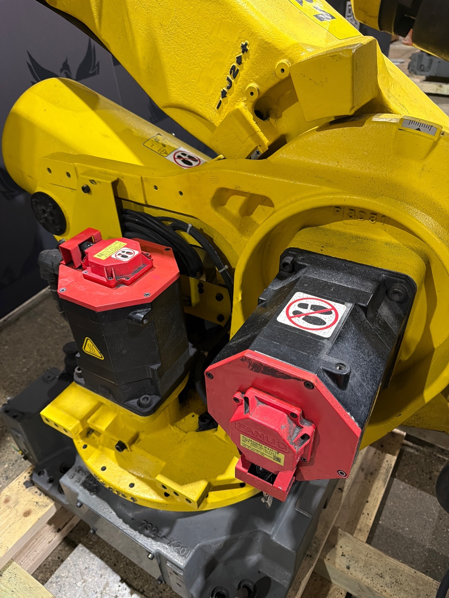 FANUC R-2000iB/210F Complete w/ R-30iB Controls USED 6
