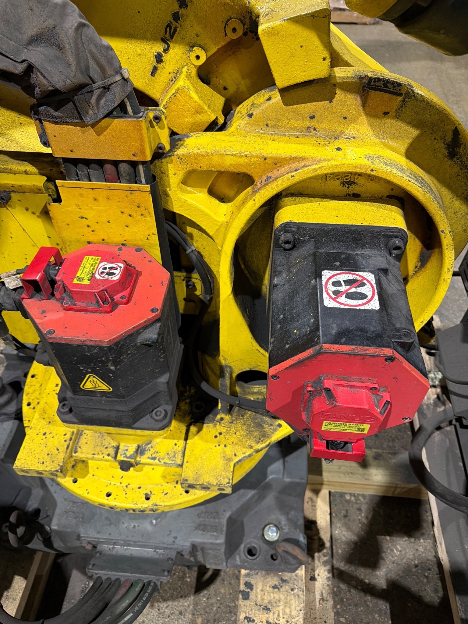 FANUC R-2000iB/210F Complete w/ R-30iB Controls USED 6