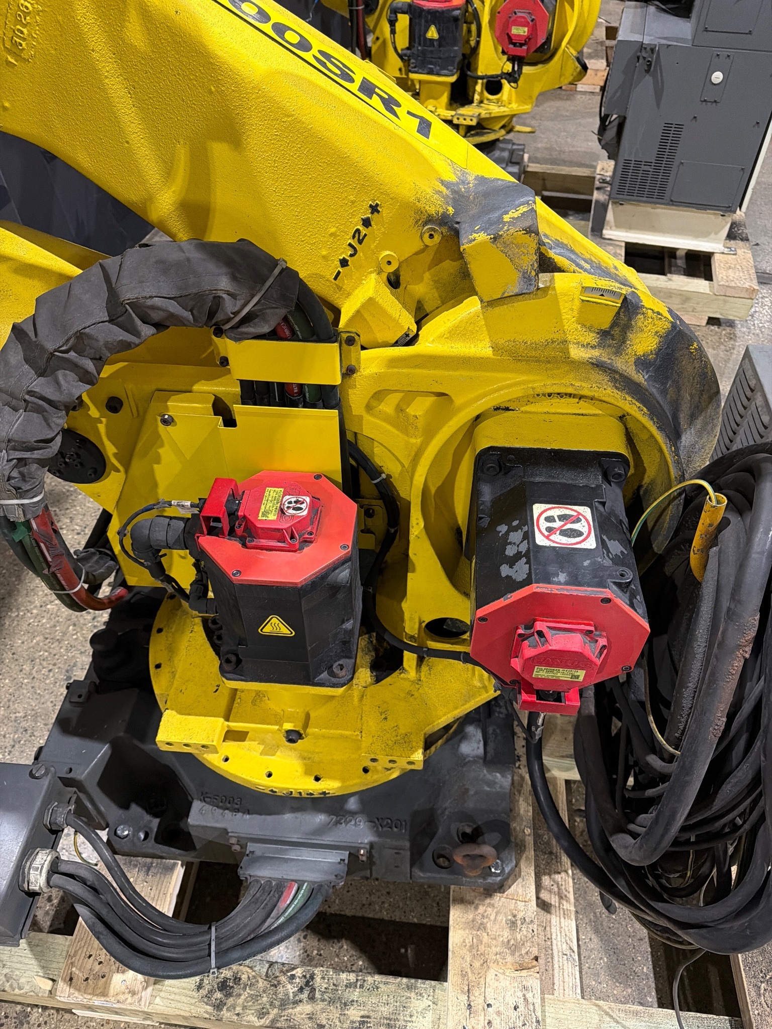 FANUC R-2000iB/210F Complete w/ R-30iB Controls USED 8
