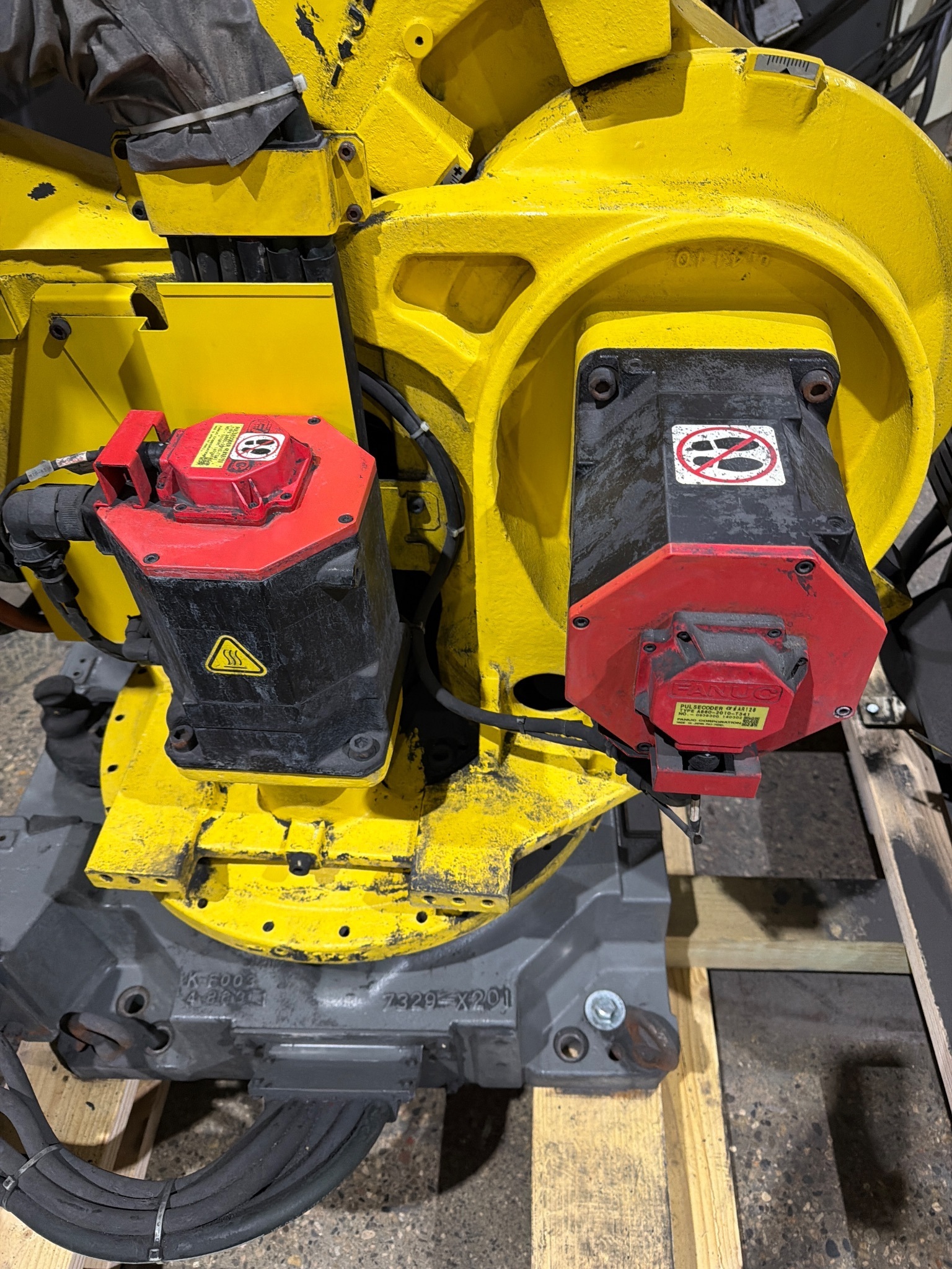 FANUC R-2000iB/210F Complete w/ R-30iB Controls USED 8