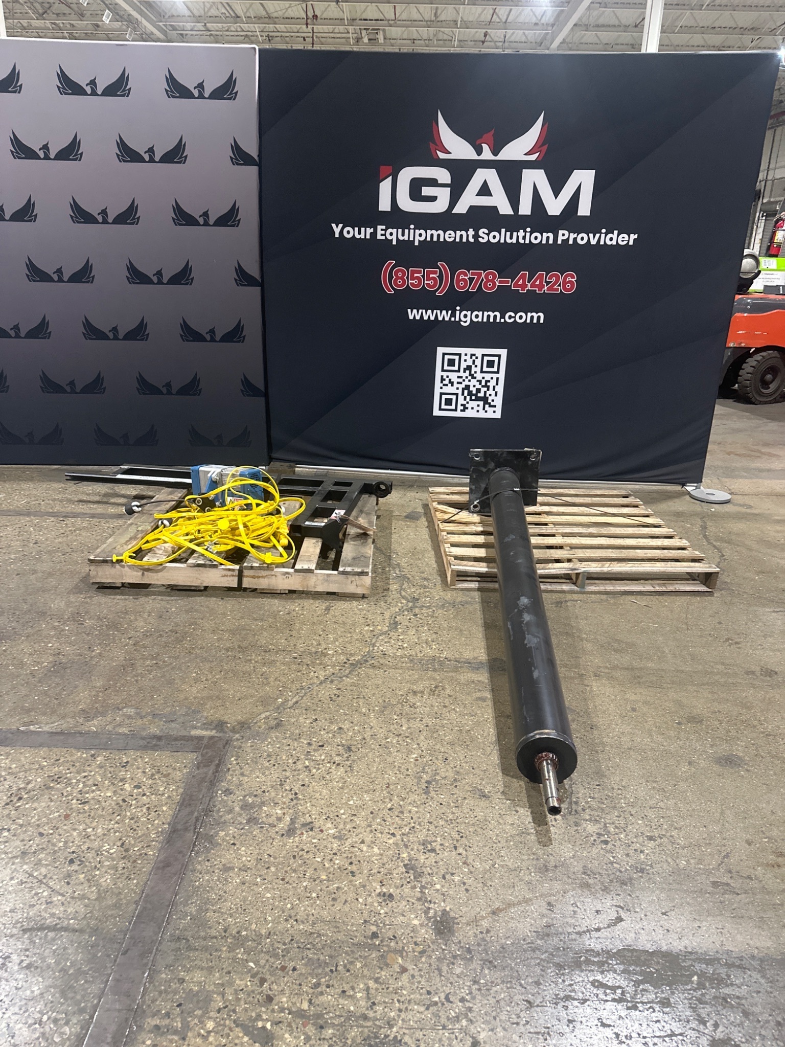 GORBEL SS-99003 JIB CRANE 250 LB CAPACITY WITH CHAIN HOIST MN: 030/63 USED 0