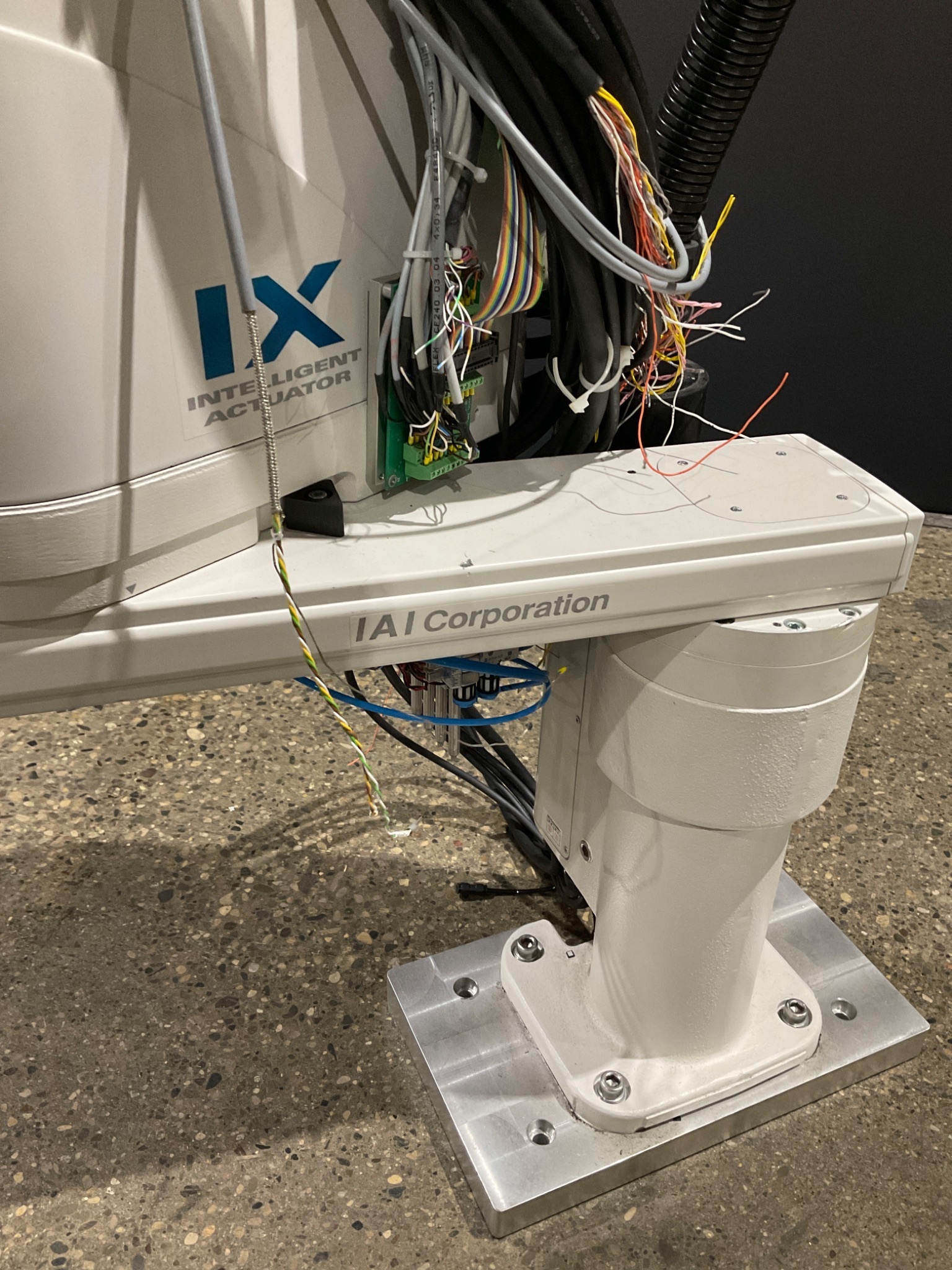 IAI IX-NNN6020-5L-T1 ROTARY ACTUATOR W/ CSEL-KX-MNN6020-DV-P1EE CONTROLLER USED 8