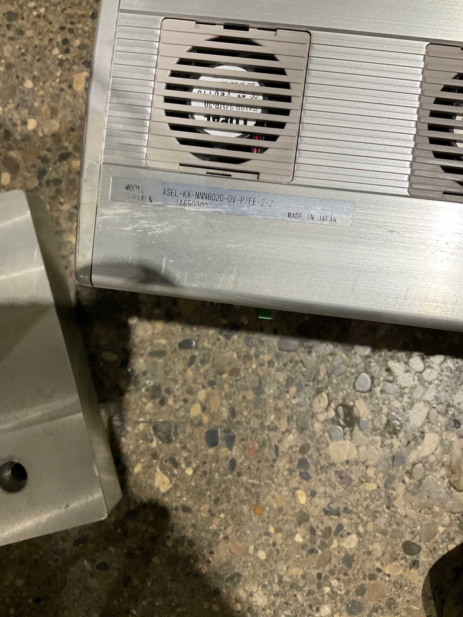 IAI IX-NNN6020-5L-T1 ROTARY ACTUATOR W/ CSEL-KX-MNN6020-DV-P1EE CONTROLLER USED 9