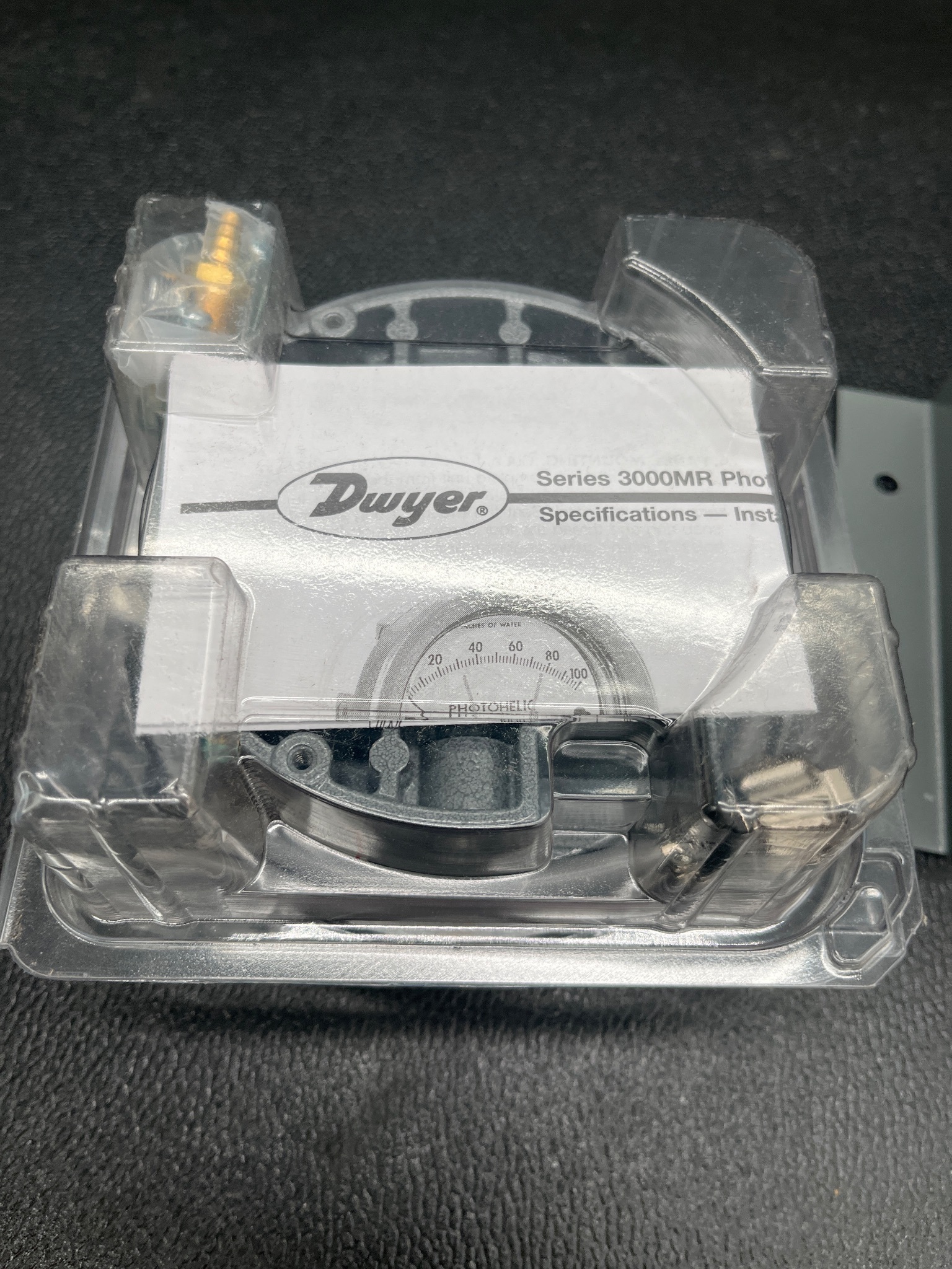 DWYER 3003MR-SF Pressure Gauge NEW 2