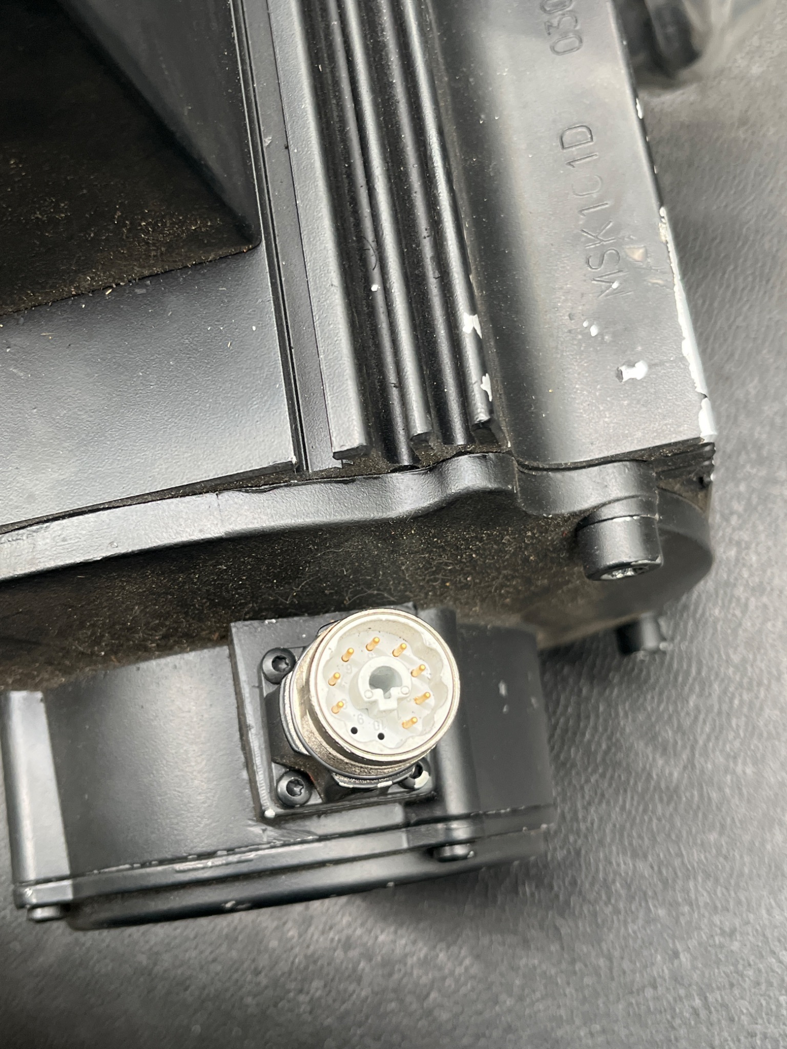 REXROTH MSK101D‑0300‑NN‑M1‑AG2‑NNNN 3‑Phase Synchronous PM‑Motor USED 4