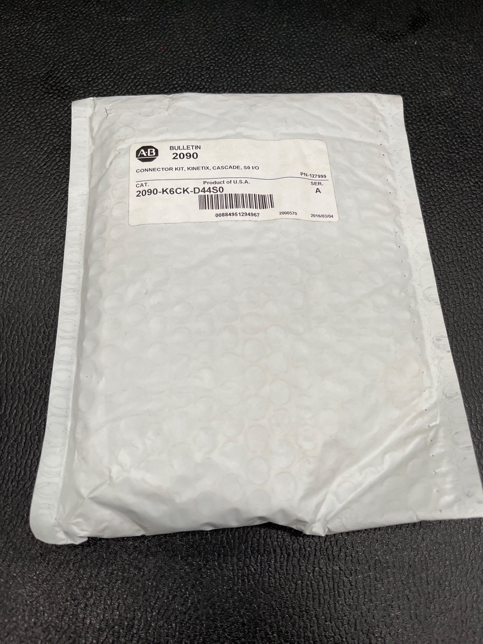 ALLEN BRADLEY 2090-K6CK-D44S0 Connector Kit NEW 0