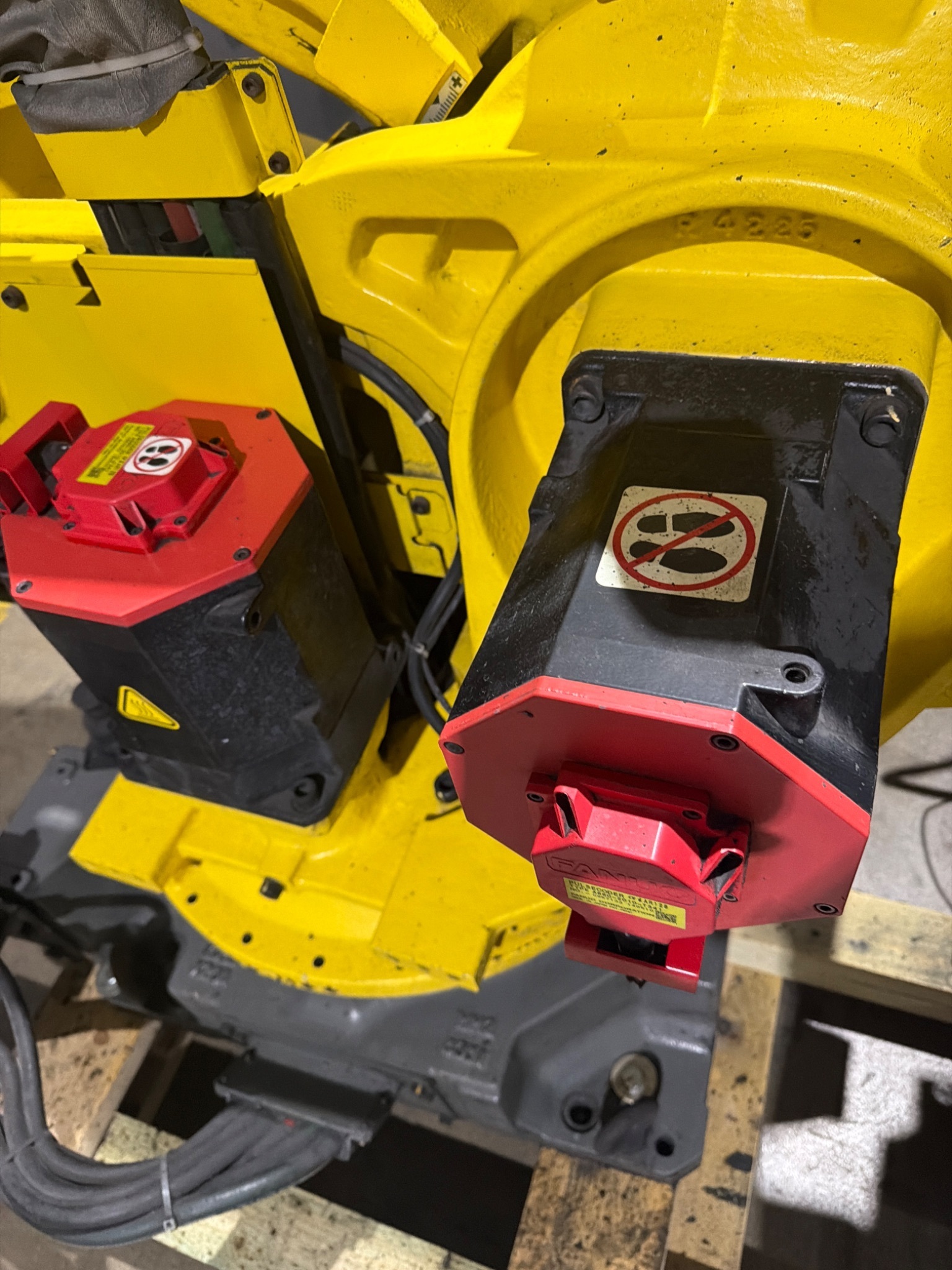 FANUC R-2000iB/210F Complete w/ R-30iB Controls USED 6