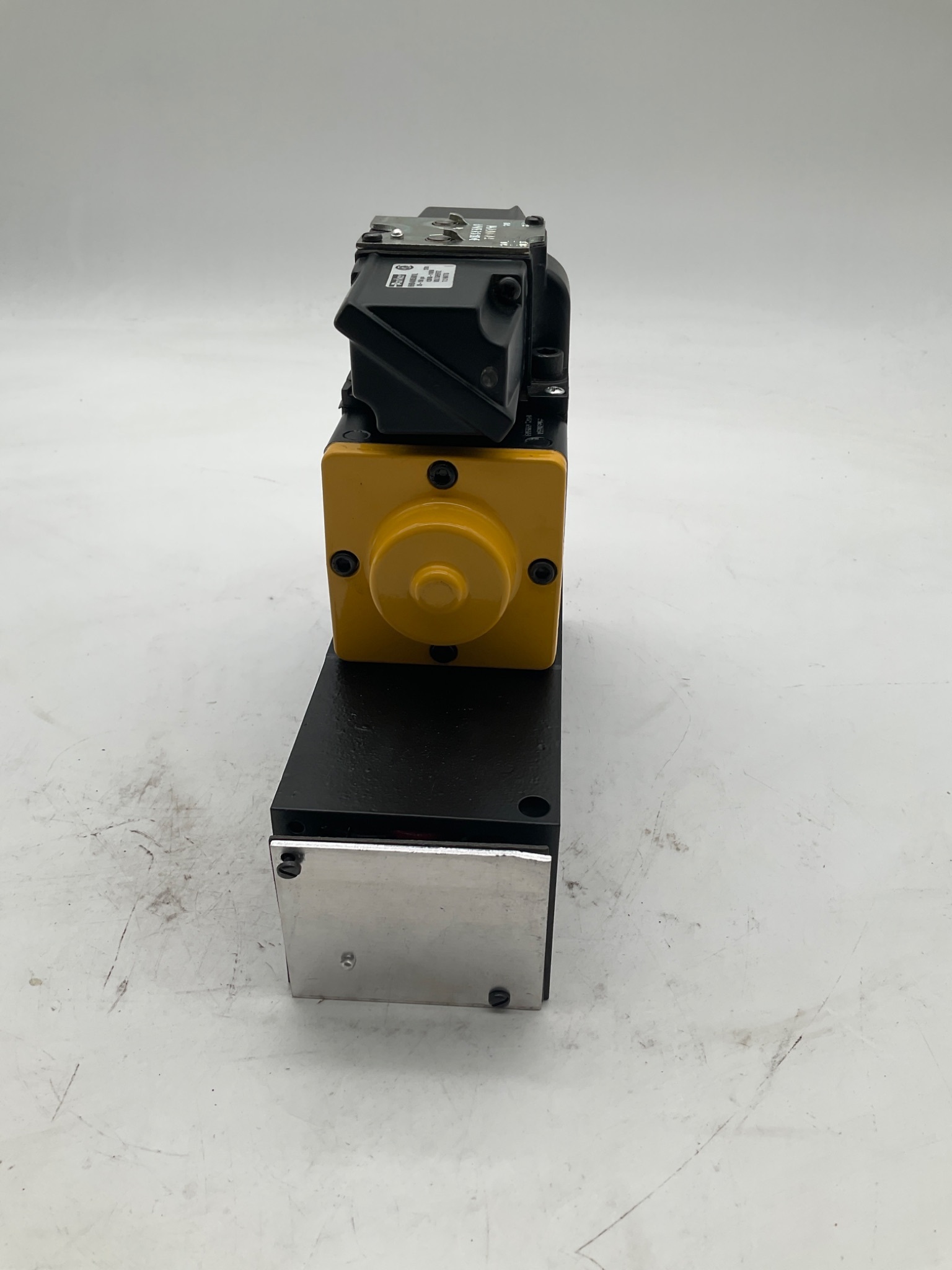 PARKER HHB4085001L Directional Control Valve USED 4