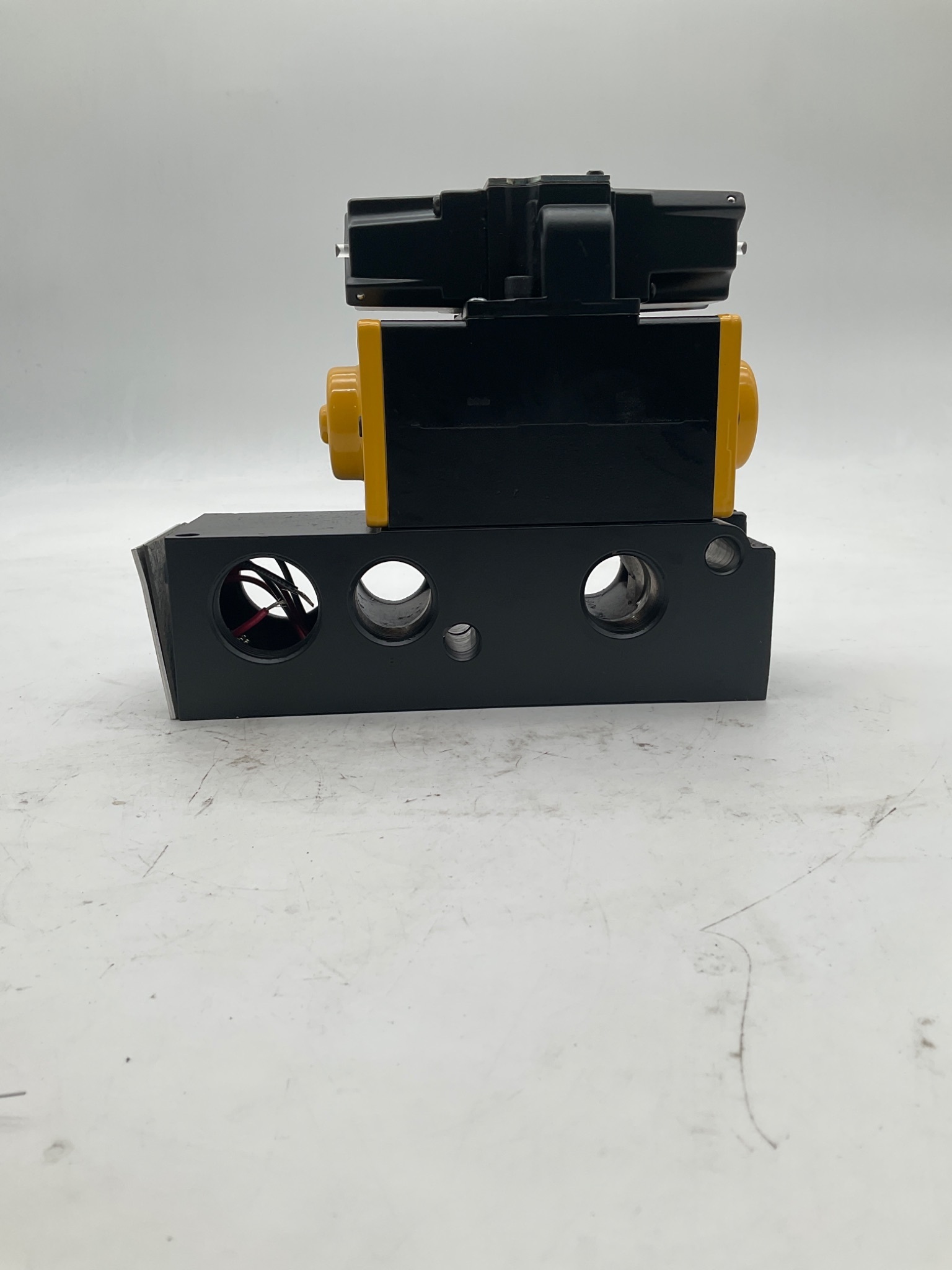 PARKER HHB4085001L Directional Control Valve USED 5