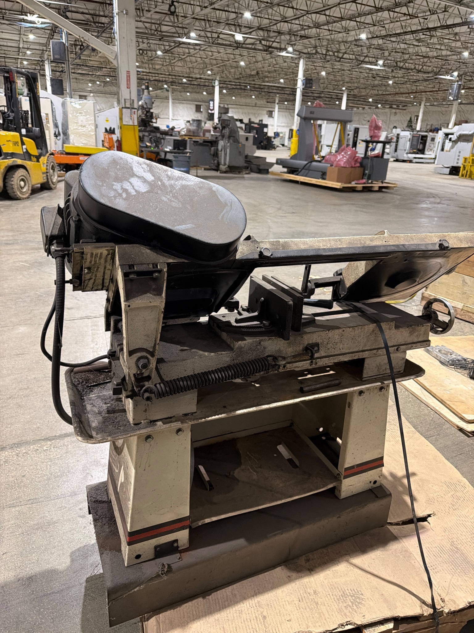 JET J‑3410 Horizontal Bandsaw (7" x 12") USED 4
