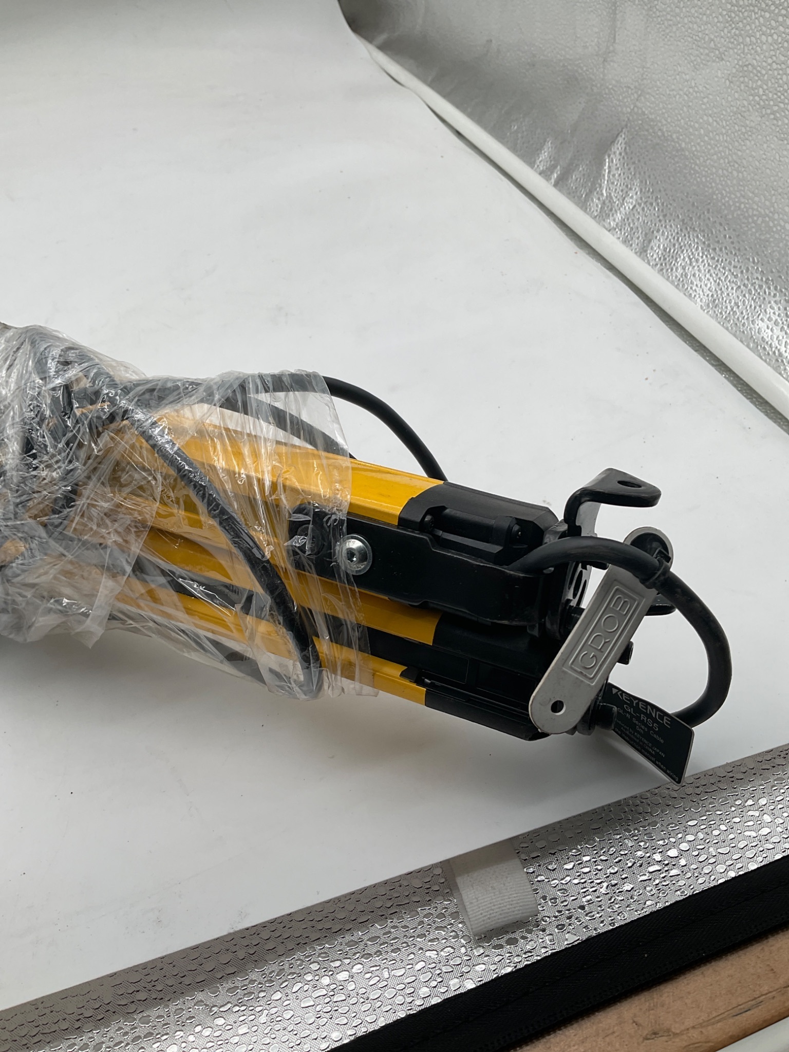 KEYENCE GL‑R56H Light Curtain Set 1120mm USED 1