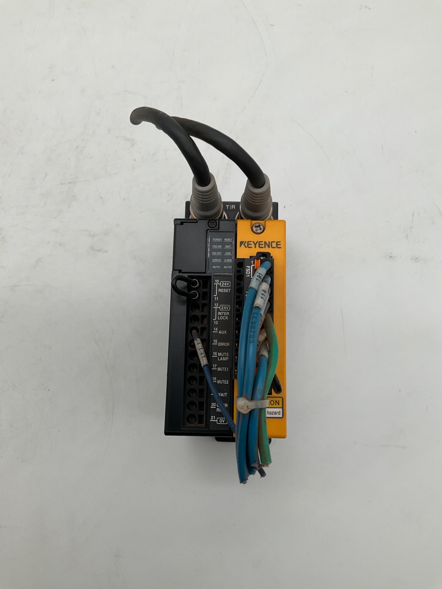 KEYENCE GL-T11R Safety Relay Terminal USED 1