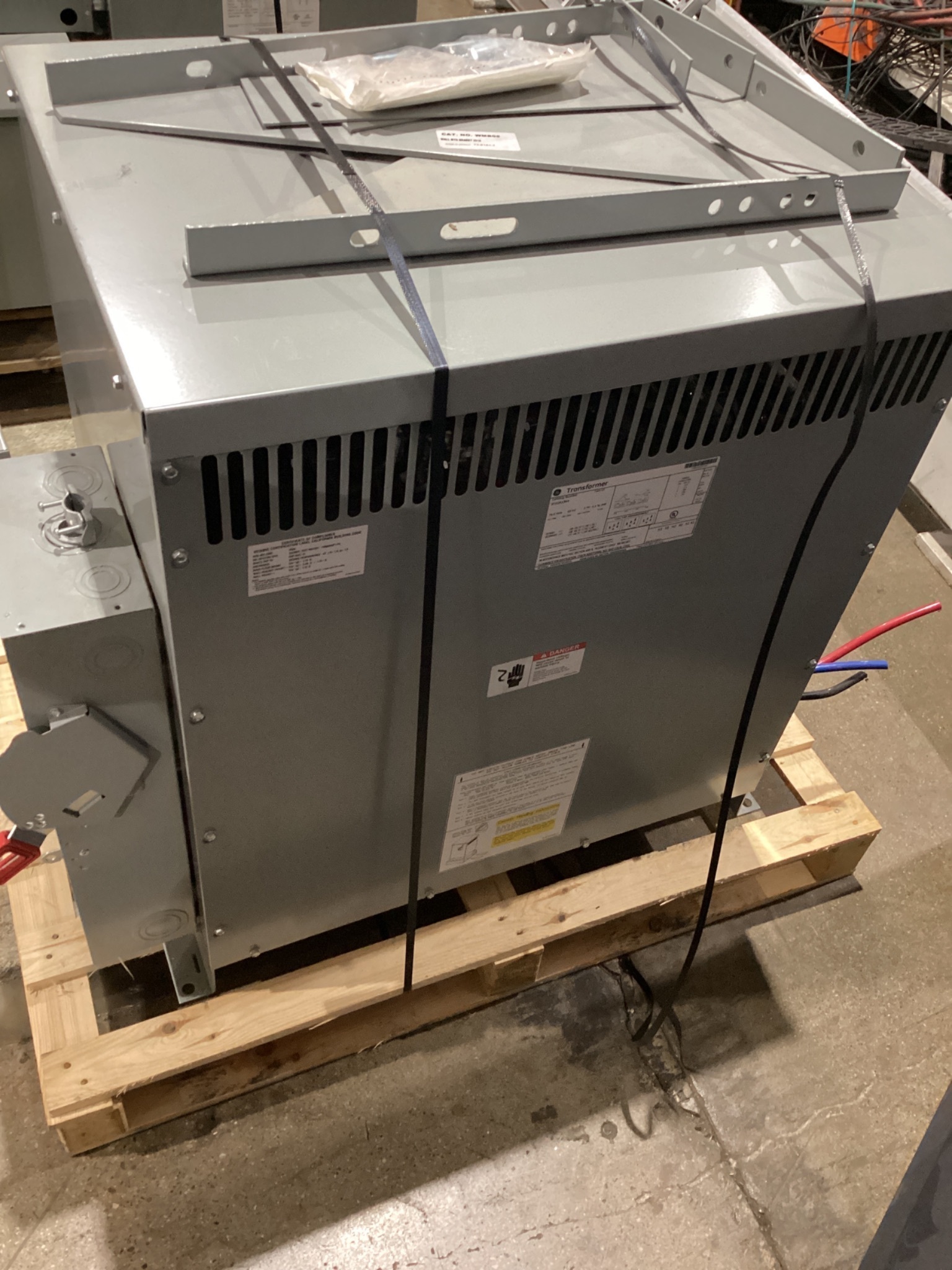GE 9T10A1344 Transformer 208V - 480Y/277V 75 KVA 3PH USED 6