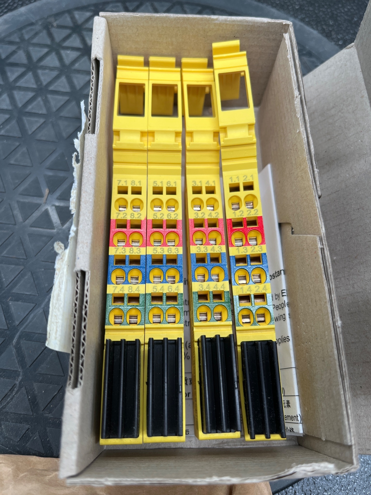 GE IC220SCO543A Connector with Discharge CKT-Input 4-Pack NEW 6