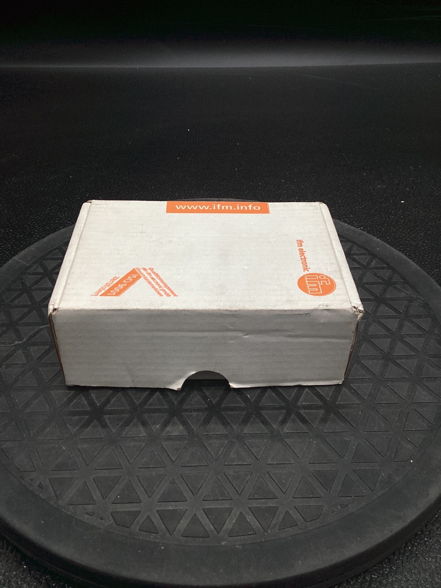 IFM Electronic PN7204 Pressure Sensor NEW 1