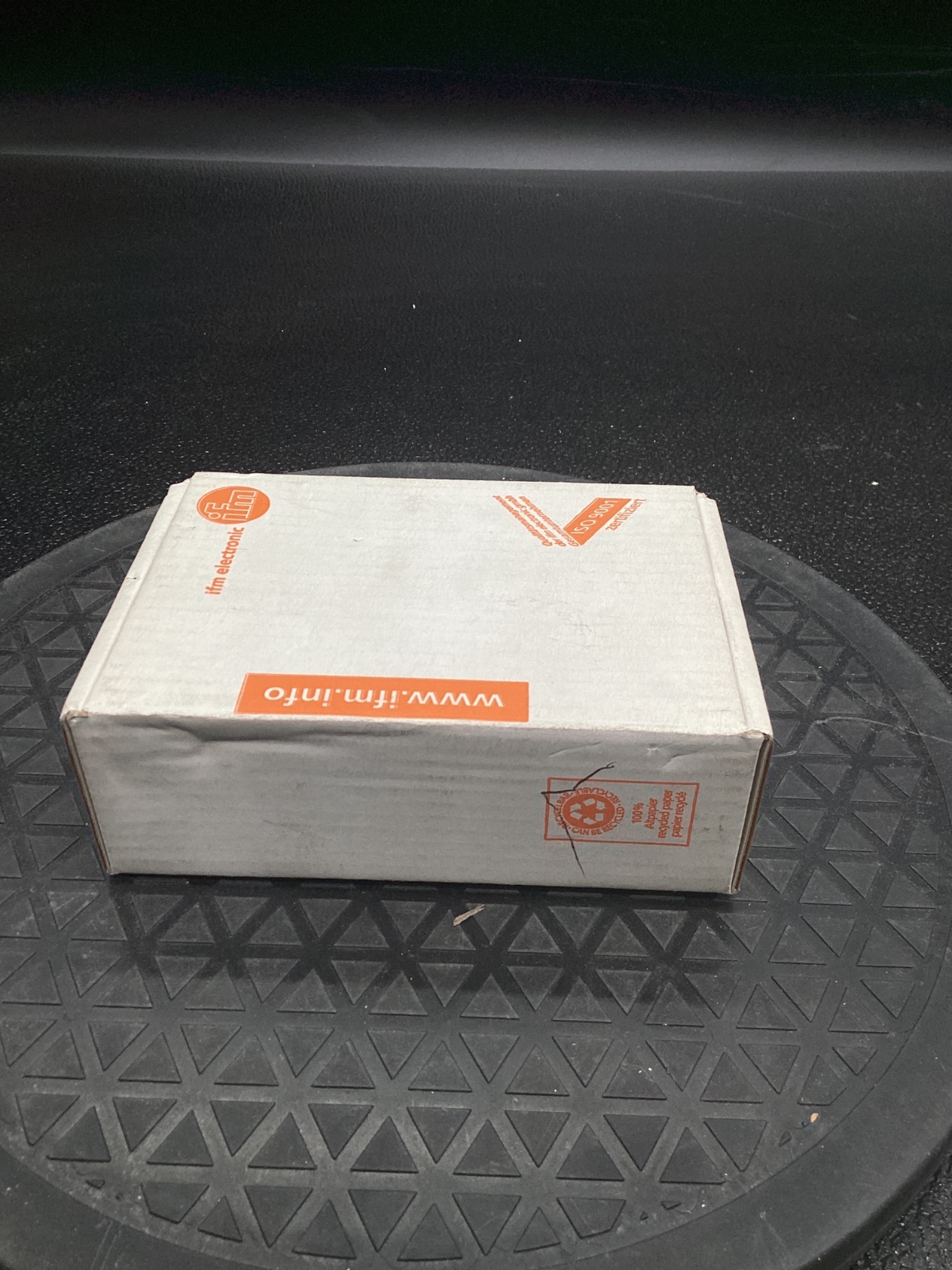 IFM Electronic PN7204 Pressure Sensor NEW 3