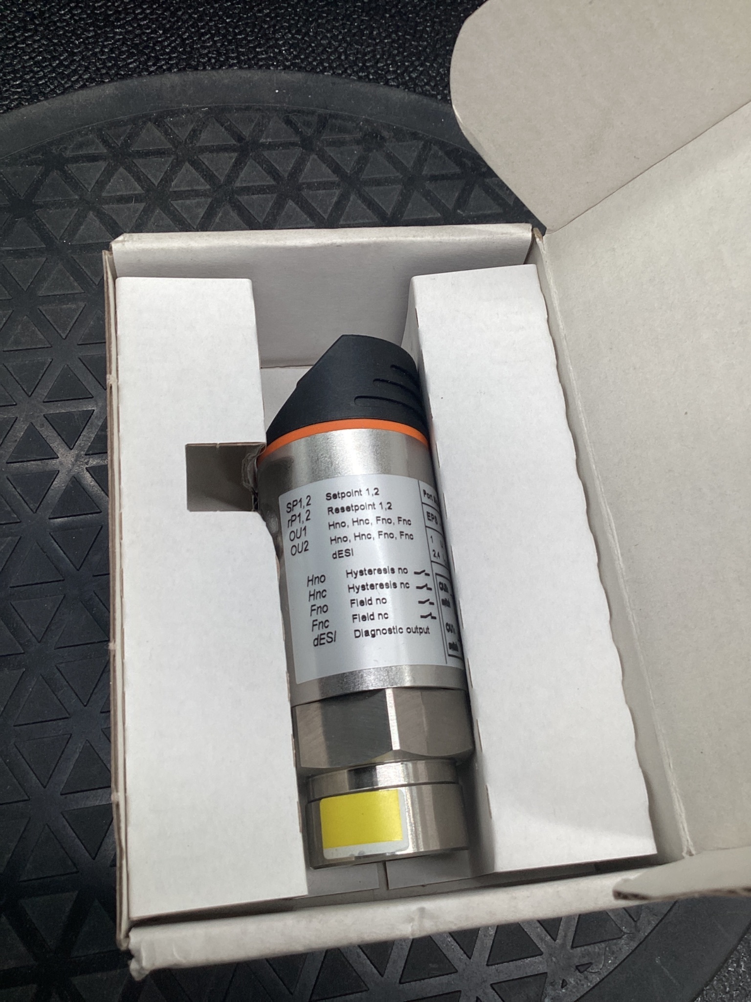 IFM Electronic PN7204 Pressure Sensor NEW 5