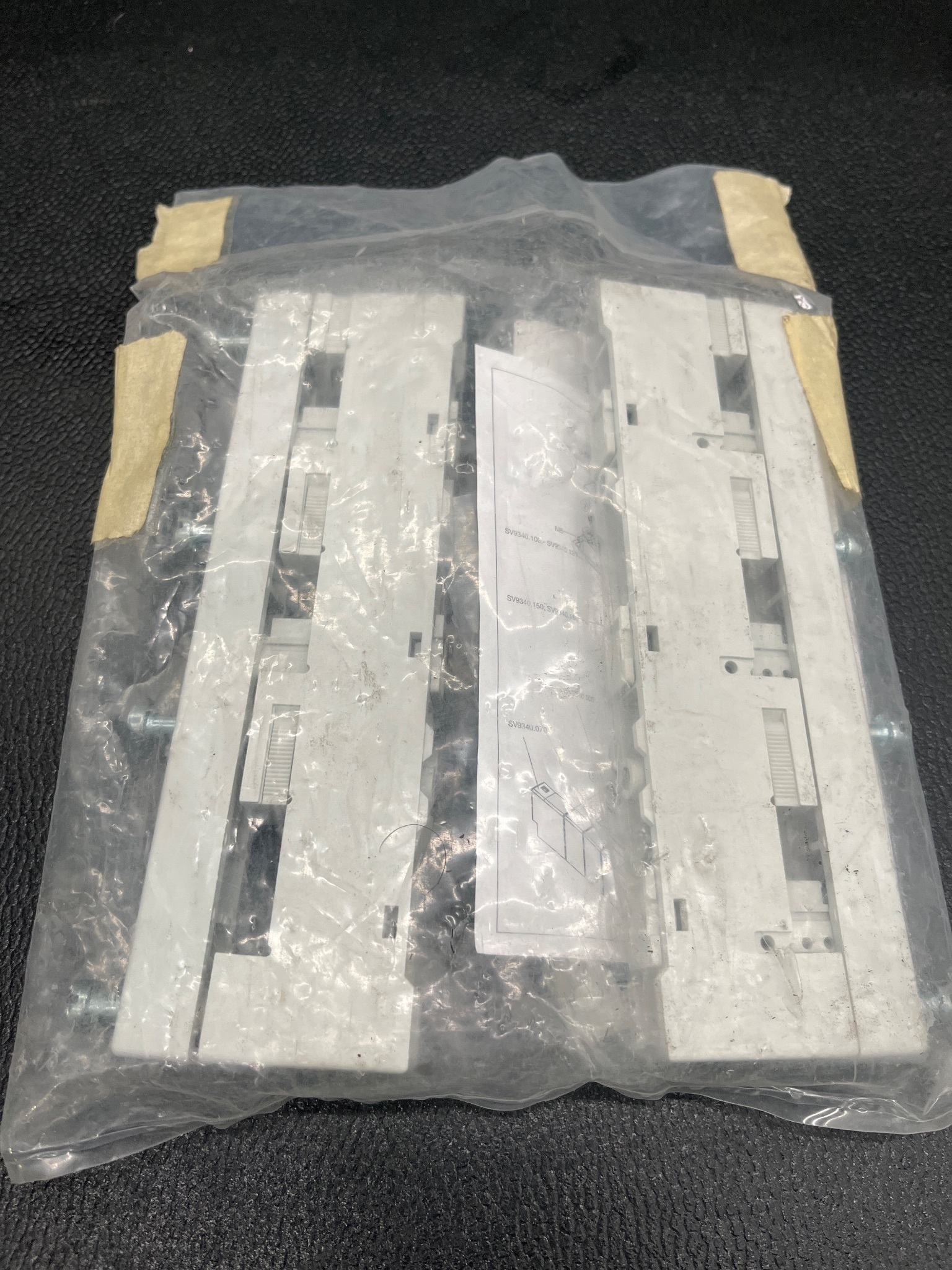 RITTAL SV 9340.000 Busbar Support 200-800A NEW (4-Pack) 1