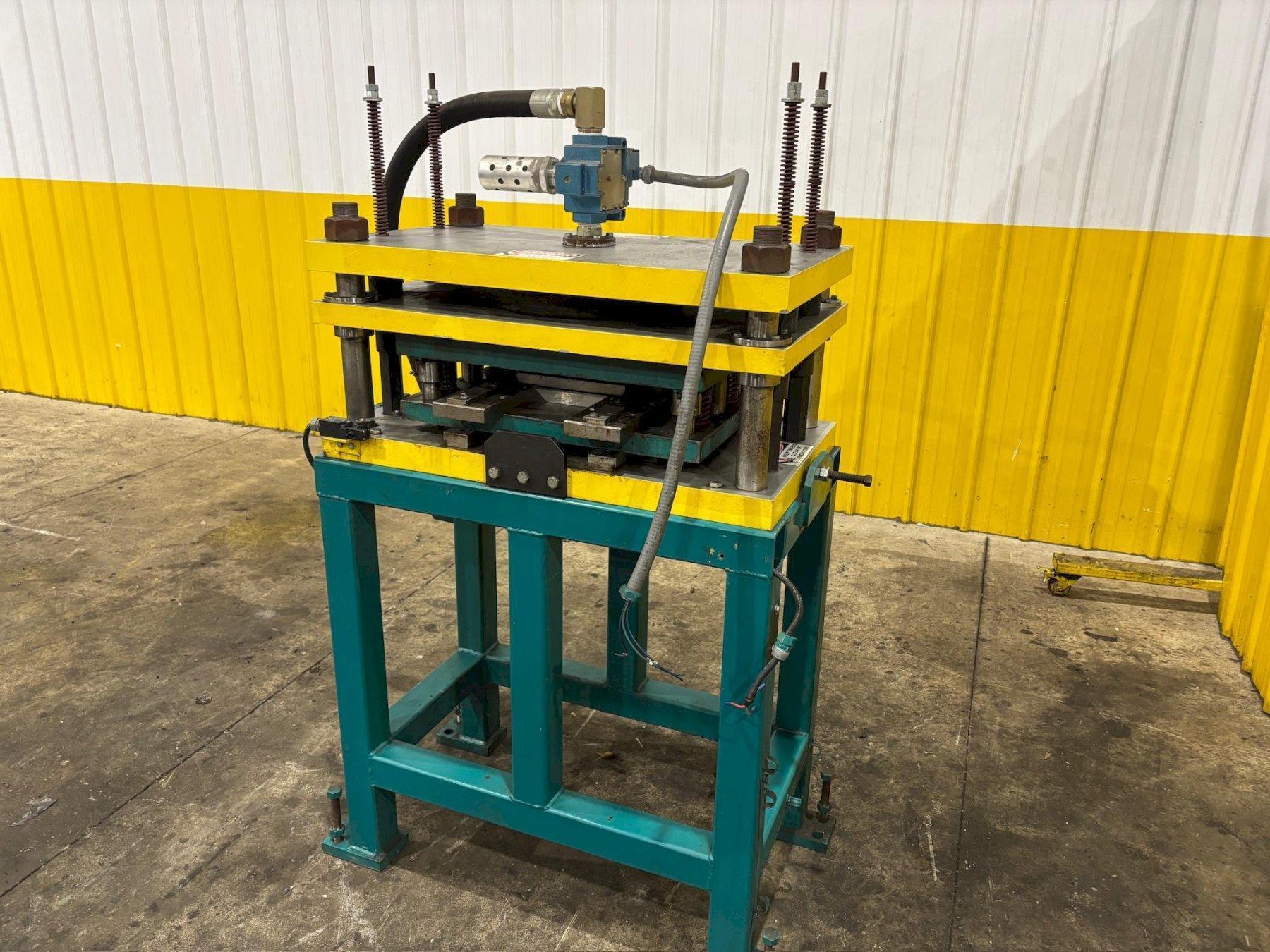 7 TON AIRAM MODEL #AP7 PNEUMATIC CUTOFF PRESS USED 7