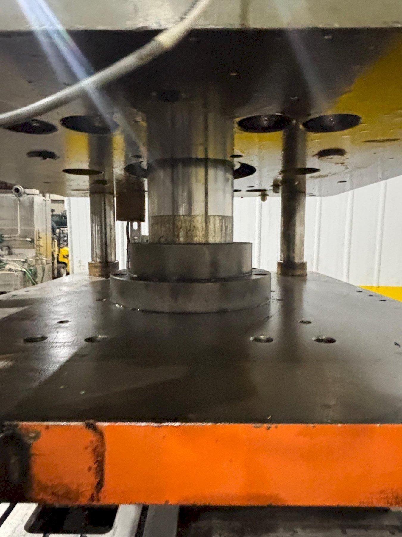 100 TON ROLLFORM INC HYDRAULIC 4 POST CUTOFF & POWER UNIT, 12" STROKE USED 8