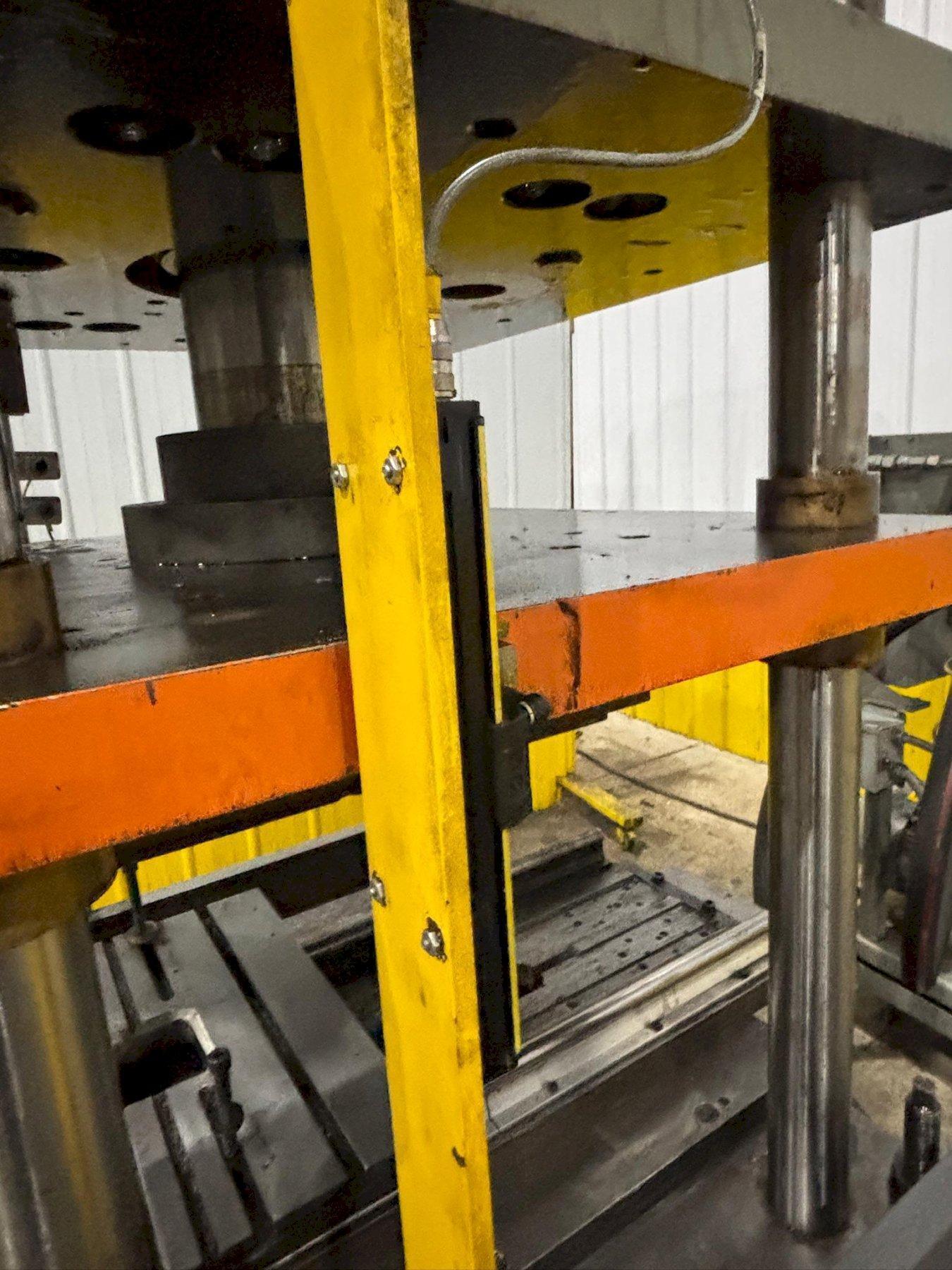 100 TON ROLLFORM INC HYDRAULIC 4 POST CUTOFF & POWER UNIT, 12" STROKE USED 10