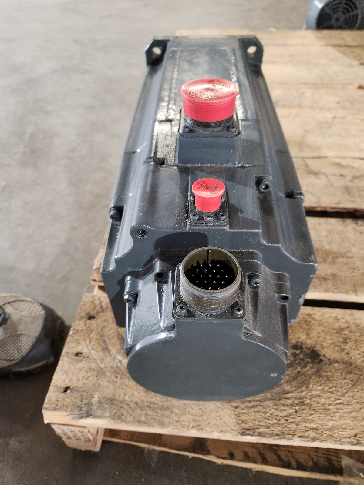 Mitsubishi HA-300NCB-S/OSA104 AC Servo Motor USED 3