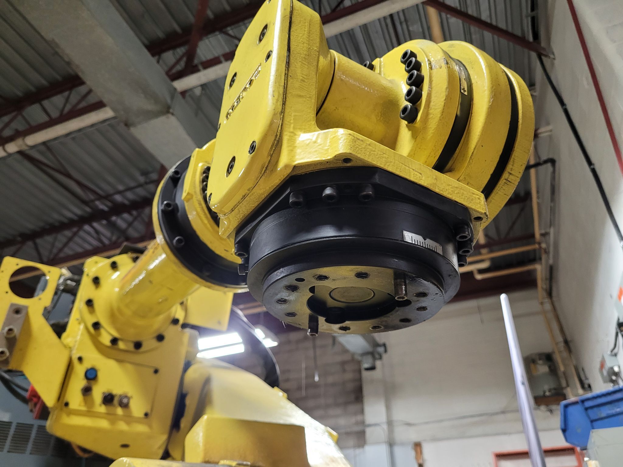 FANUC R-2000iA/210F Complete w/ R-J3iB Controller USED 3