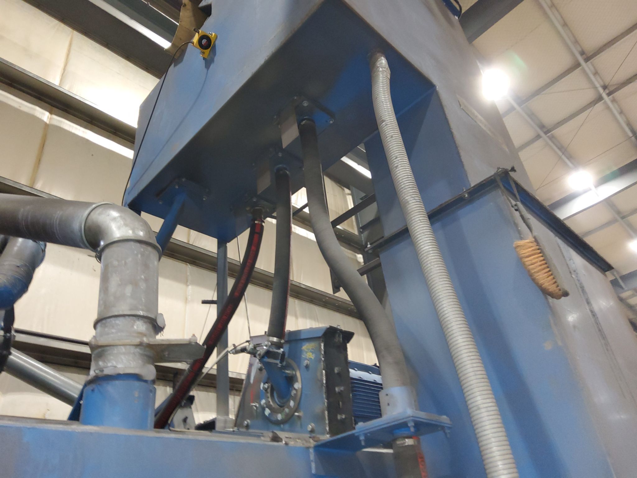 PANGBORN ES-1921-109 ROTOBLAST STRUCTURAL STEEL BLAST MACHINE USED 2