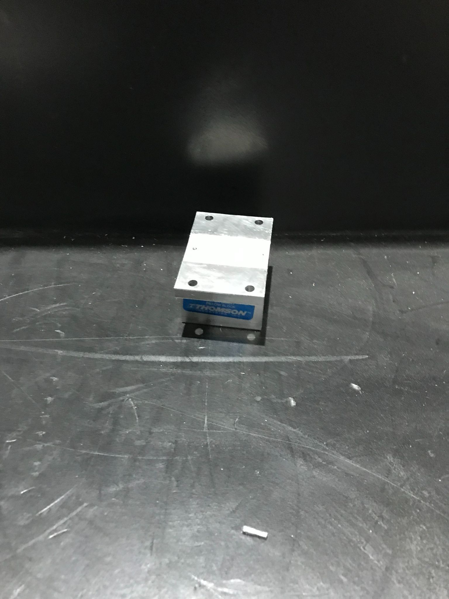 THOMSON SSUPB010 CLOSED PILLOW BLOCK BEARING NEW 1