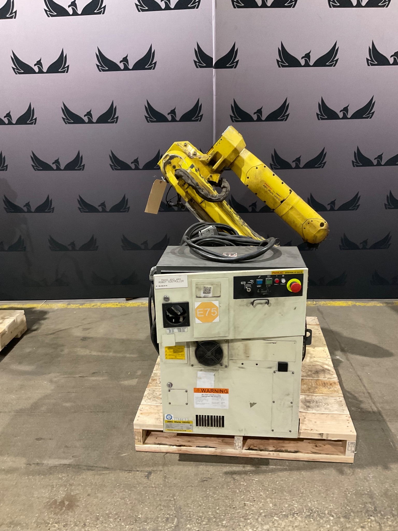 FANUC ArcMate 120iC Complete w/ R‑30iB Controller USED 0