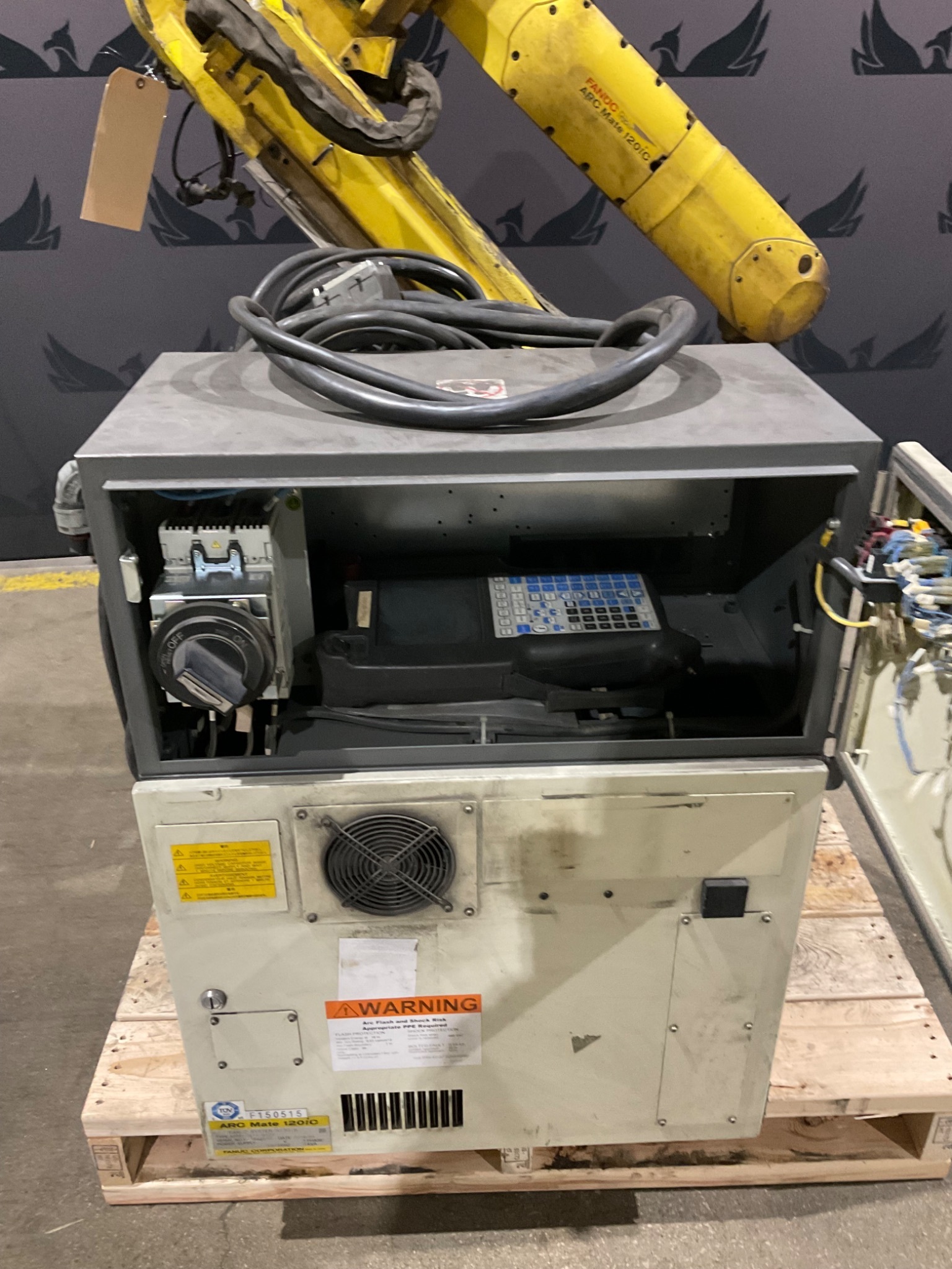 FANUC ArcMate 120iC Complete w/ R‑30iB Controller USED 1