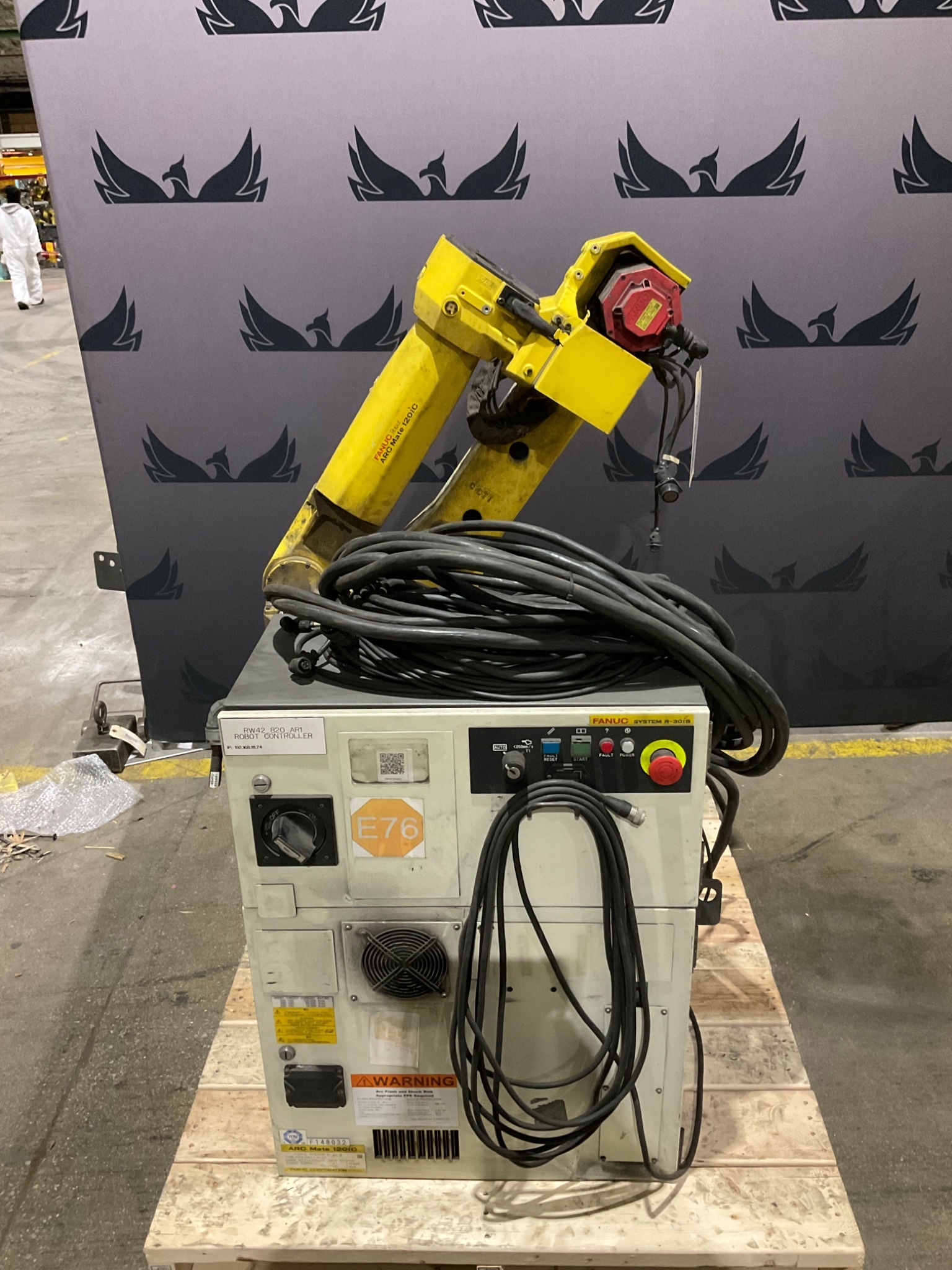 FANUC ArcMate 120iC Complete w/ R‑30iB Controller USED 0