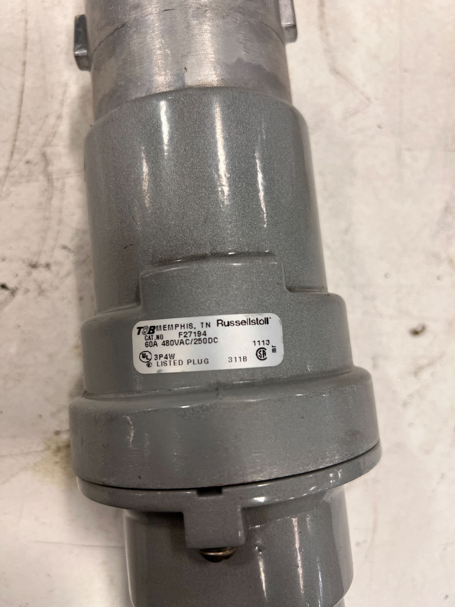 THOMAS & BETTS F27194 PIN AND SLEEVE PLUG USED 2