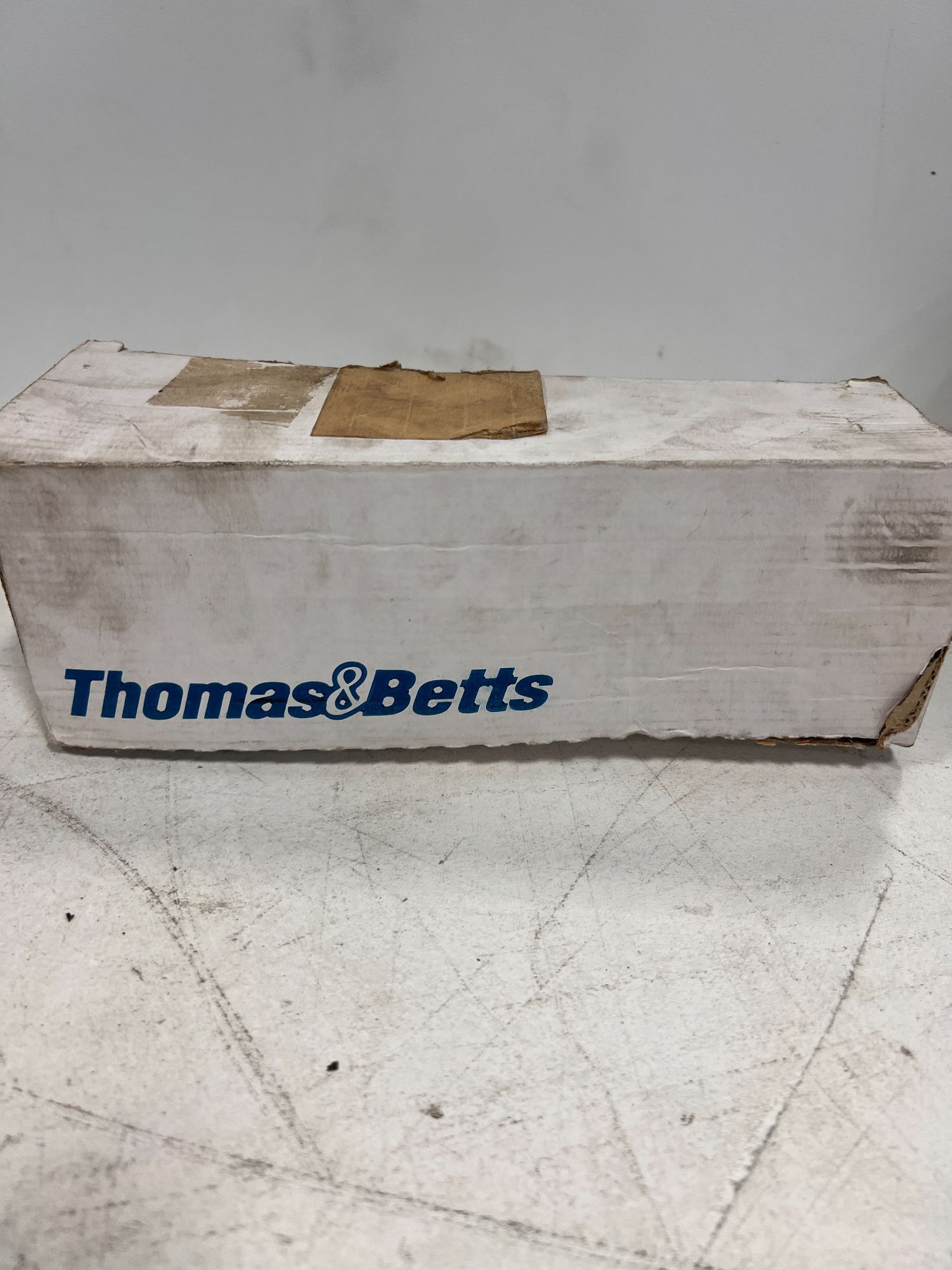 THOMAS & BETTS F27194 PIN AND SLEEVE PLUG USED 0