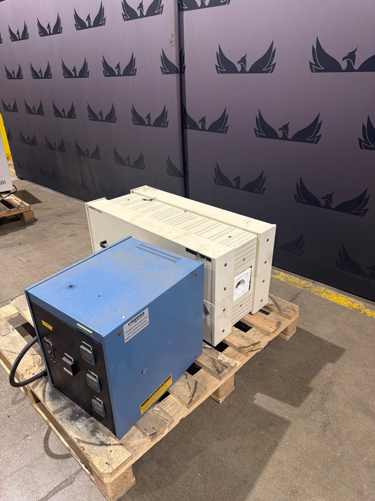 LINDBERG Blue M HTF55347C 1200°C Tube Furnace w/ 58434‑P‑B Control Console USED 1